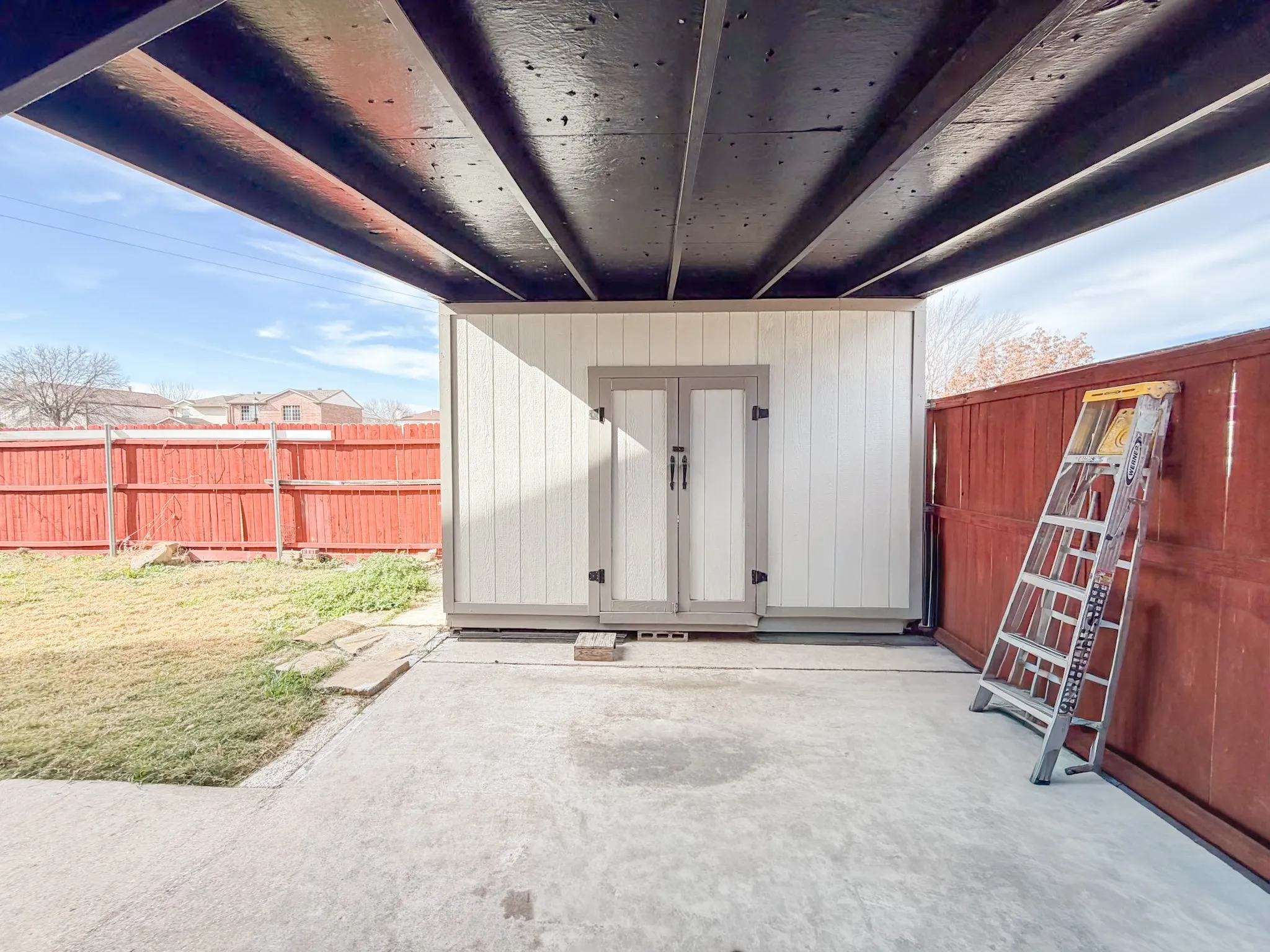 Single Family Residence For Sale in Denton County , 2044 Talon Drive, Lewisville, Texas 75077, 4 Bedrooms, 4 Bathrooms, 2 Garage spaces, 2,229 Sqft, built in 1997, Price $399,999, mls#21305222, Real Estate Agent in Lewisville, Homes For Sale in Denton county, Homes For Sale in Lewisville, Realtor in Lewisville Texas, Real Estate Brokerage Independent Realty Texas, Luminita Cordes Realtor