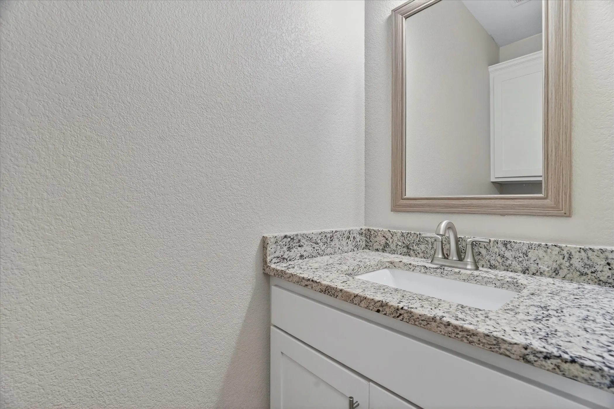 Single Family Residence For Sale in Hood County , 5503 Firewood Trail, Granbury, Texas 76048, 3 Bedroom, 3 Bathroom, 2 Garage spaces, 1,787 Sqft, built in 2021, mls#21303837, Real Estate Agent in Granbury, Homes For Sale in Hood county, Homes For Sale in Granbury, Realtor in Granbury Texas, Real Estate Brokerage Independent Realty Texas, Luminita Cordes Realtor