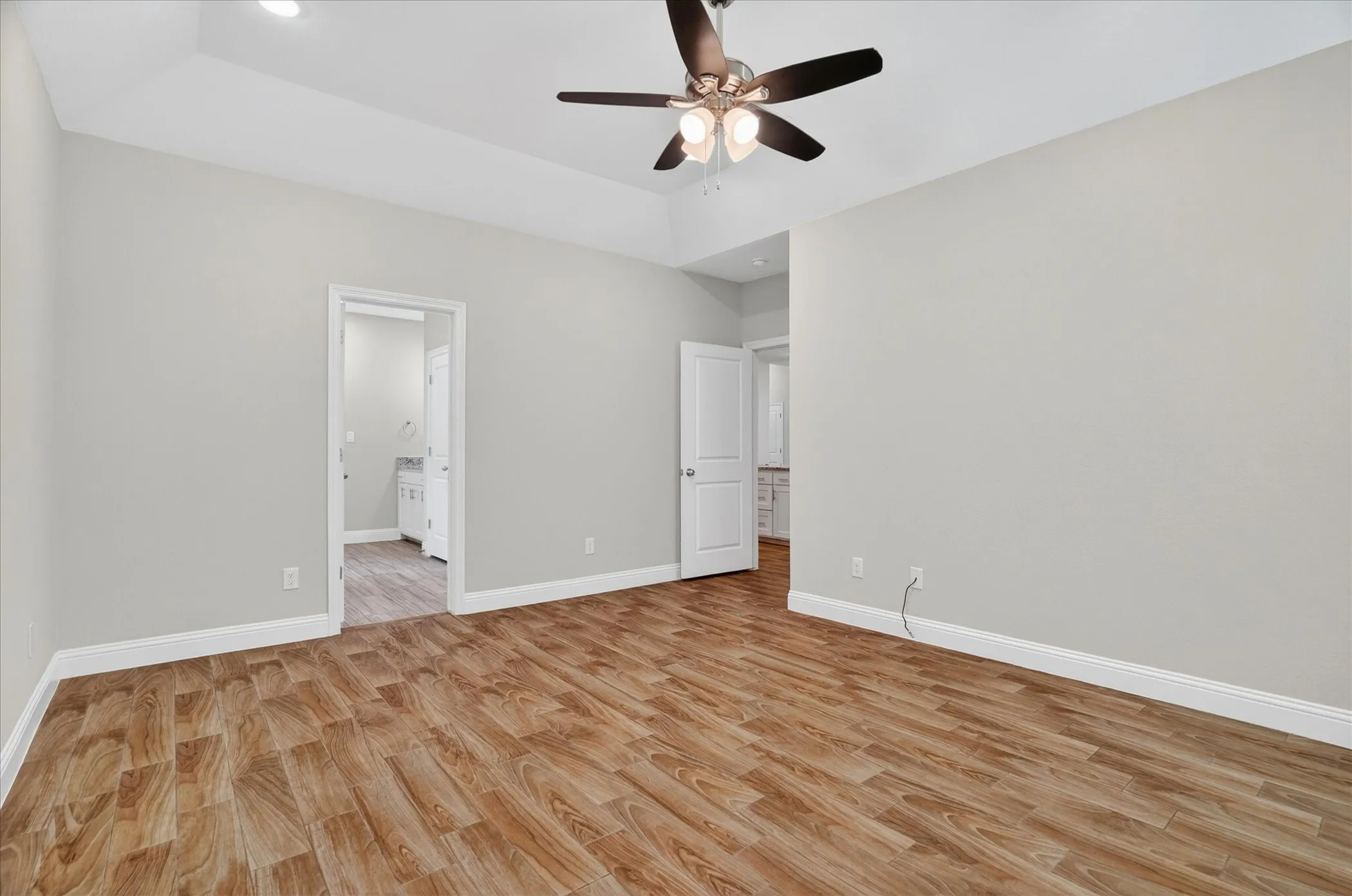 Single Family Residence For Sale in Hood County , 5503 Firewood Trail, Granbury, Texas 76048, 3 Bedroom, 3 Bathroom, 2 Garage spaces, 1,787 Sqft, built in 2021, mls#21303837, Real Estate Agent in Granbury, Homes For Sale in Hood county, Homes For Sale in Granbury, Realtor in Granbury Texas, Real Estate Brokerage Independent Realty Texas, Luminita Cordes Realtor