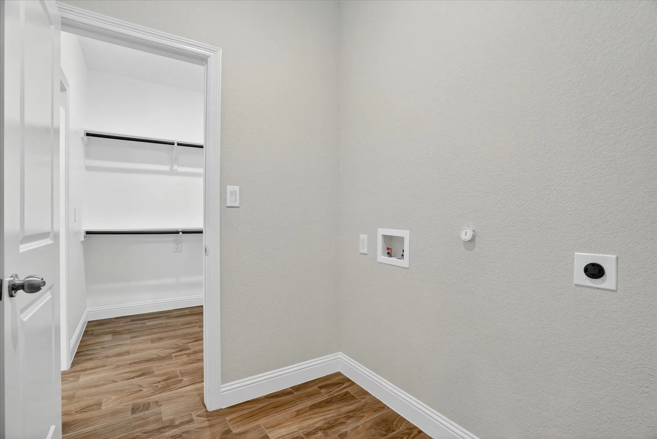 Single Family Residence For Sale in Hood County , 5503 Firewood Trail, Granbury, Texas 76048, 3 Bedroom, 3 Bathroom, 2 Garage spaces, 1,787 Sqft, built in 2021, mls#21303837, Real Estate Agent in Granbury, Homes For Sale in Hood county, Homes For Sale in Granbury, Realtor in Granbury Texas, Real Estate Brokerage Independent Realty Texas, Luminita Cordes Realtor