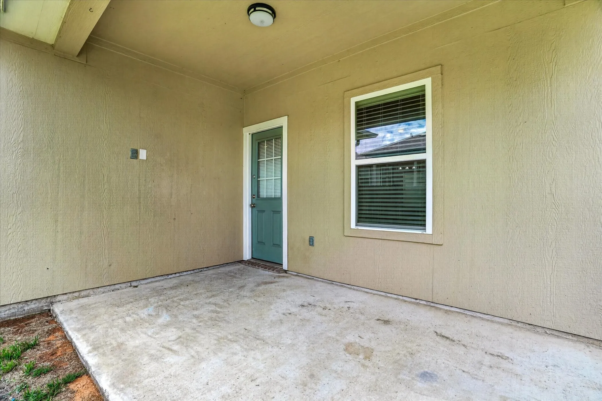 Single Family Residence For Sale in Hood County , 5503 Firewood Trail, Granbury, Texas 76048, 3 Bedroom, 3 Bathroom, 2 Garage spaces, 1,787 Sqft, built in 2021, mls#21303837, Real Estate Agent in Granbury, Homes For Sale in Hood county, Homes For Sale in Granbury, Realtor in Granbury Texas, Real Estate Brokerage Independent Realty Texas, Luminita Cordes Realtor
