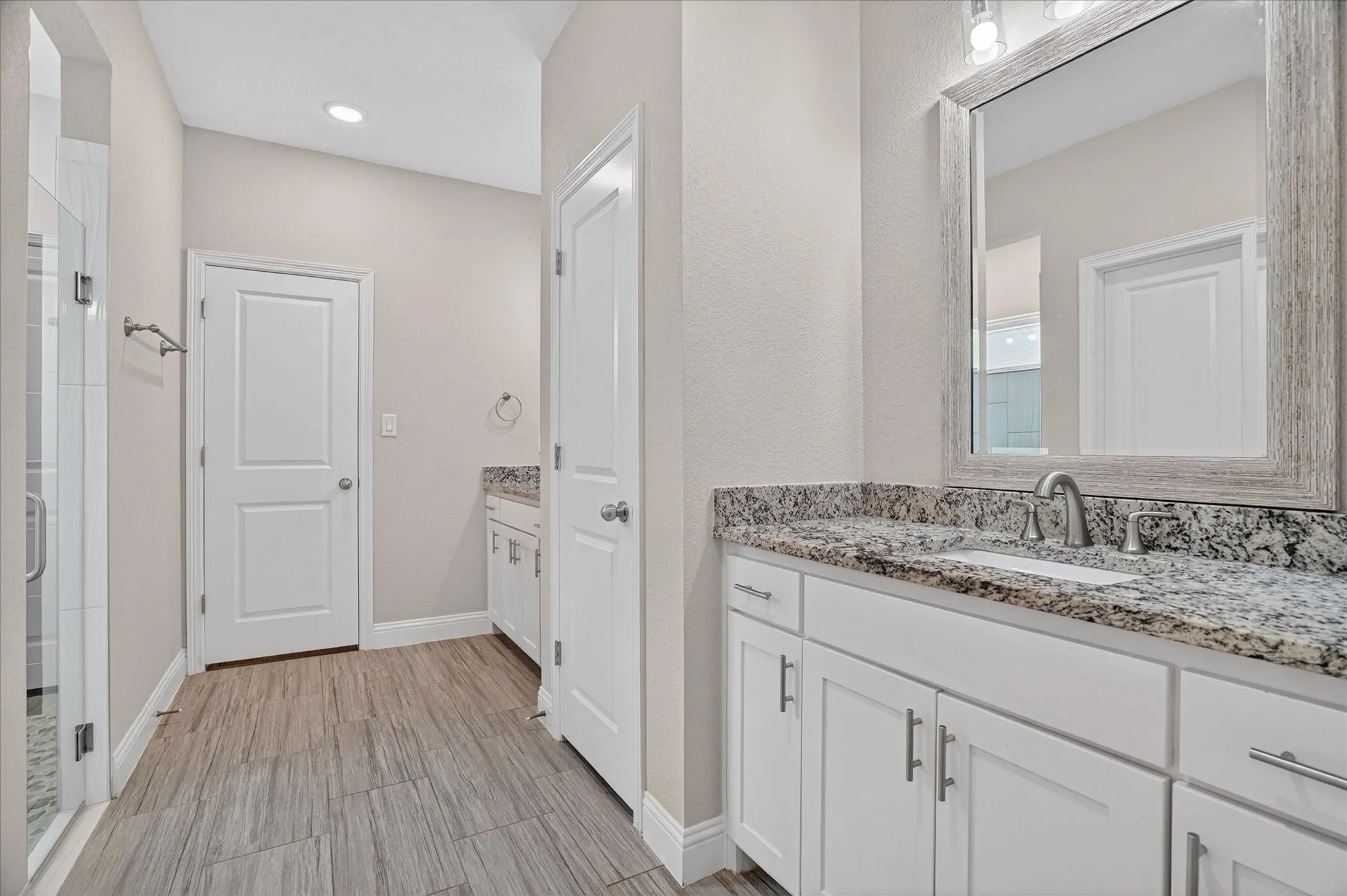 Single Family Residence For Sale in Hood County , 5503 Firewood Trail, Granbury, Texas 76048, 3 Bedroom, 3 Bathroom, 2 Garage spaces, 1,787 Sqft, built in 2021, mls#21303837, Real Estate Agent in Granbury, Homes For Sale in Hood county, Homes For Sale in Granbury, Realtor in Granbury Texas, Real Estate Brokerage Independent Realty Texas, Luminita Cordes Realtor