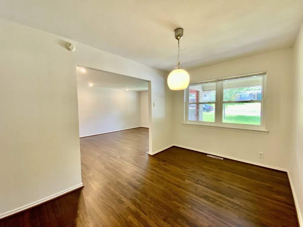 Single Family Residence For Rent in Dallas County , 2125 Forest Oaks Drive, Dallas, Texas 75228, 3 Bedroom, 3 Bathroom, Garage spaces, 1,868 Sqft, built in 1955, mls#21305229, Real Estate Agent in Dallas, Homes For Rent in Dallas county, Homes For Rent in Dallas, Realtor in Dallas Texas, Real Estate Brokerage Independent Realty Texas, Luminita Cordes Realtor