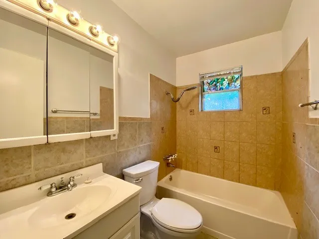 Single Family Residence For Rent in Dallas County , 2125 Forest Oaks Drive, Dallas, Texas 75228, 3 Bedroom, 3 Bathroom, Garage spaces, 1,868 Sqft, built in 1955, mls#21305229, Real Estate Agent in Dallas, Homes For Rent in Dallas county, Homes For Rent in Dallas, Realtor in Dallas Texas, Real Estate Brokerage Independent Realty Texas, Luminita Cordes Realtor