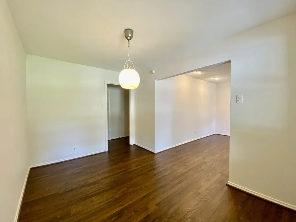 Single Family Residence For Rent in Dallas County , 2125 Forest Oaks Drive, Dallas, Texas 75228, 3 Bedroom, 3 Bathroom, Garage spaces, 1,868 Sqft, built in 1955, mls#21305229, Real Estate Agent in Dallas, Homes For Rent in Dallas county, Homes For Rent in Dallas, Realtor in Dallas Texas, Real Estate Brokerage Independent Realty Texas, Luminita Cordes Realtor