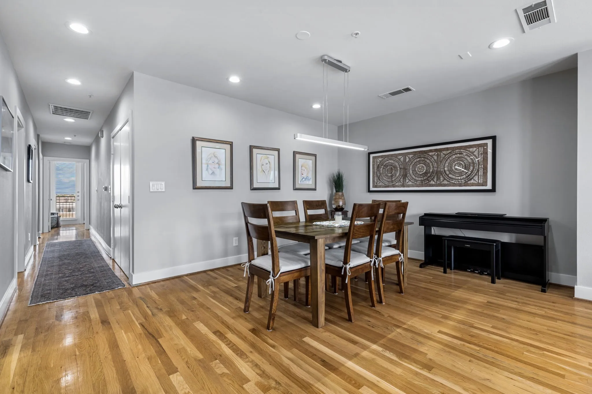 Condominium For Sale in Dallas County , 5055 Addison Circle 731, Addison, Texas 75001, 2 Bedroom, 2 Bathroom, 2 Garage spaces, 1,912 Sqft, built in 2000, mls#21303931, Real Estate Agent in Addison, Homes For Sale in Dallas county, Homes For Sale in Addison, Realtor in Addison Texas, Real Estate Brokerage Independent Realty Texas, Luminita Cordes Realtor