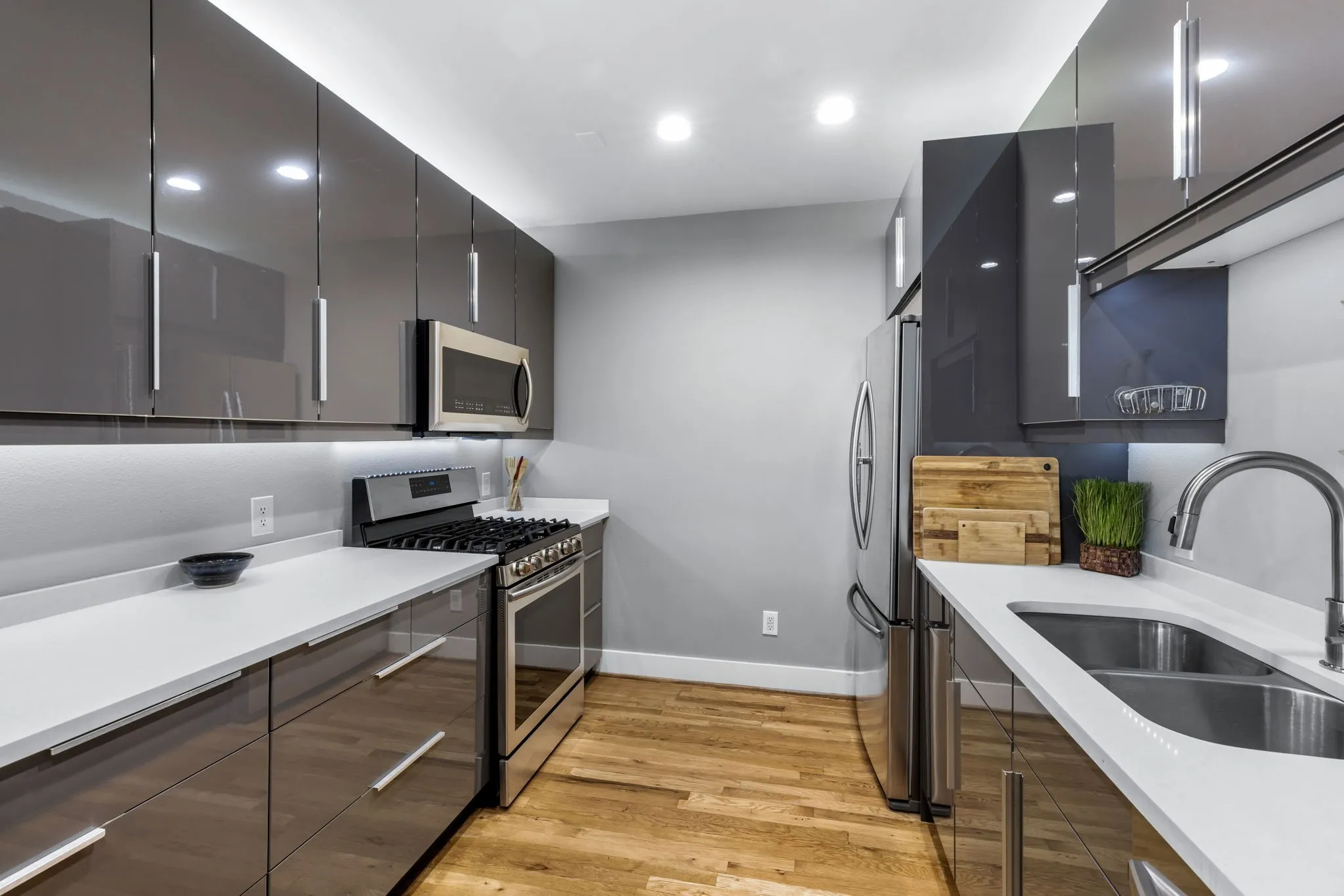 Condominium For Sale in Dallas County , 5055 Addison Circle 731, Addison, Texas 75001, 2 Bedroom, 2 Bathroom, 2 Garage spaces, 1,912 Sqft, built in 2000, mls#21303931, Real Estate Agent in Addison, Homes For Sale in Dallas county, Homes For Sale in Addison, Realtor in Addison Texas, Real Estate Brokerage Independent Realty Texas, Luminita Cordes Realtor