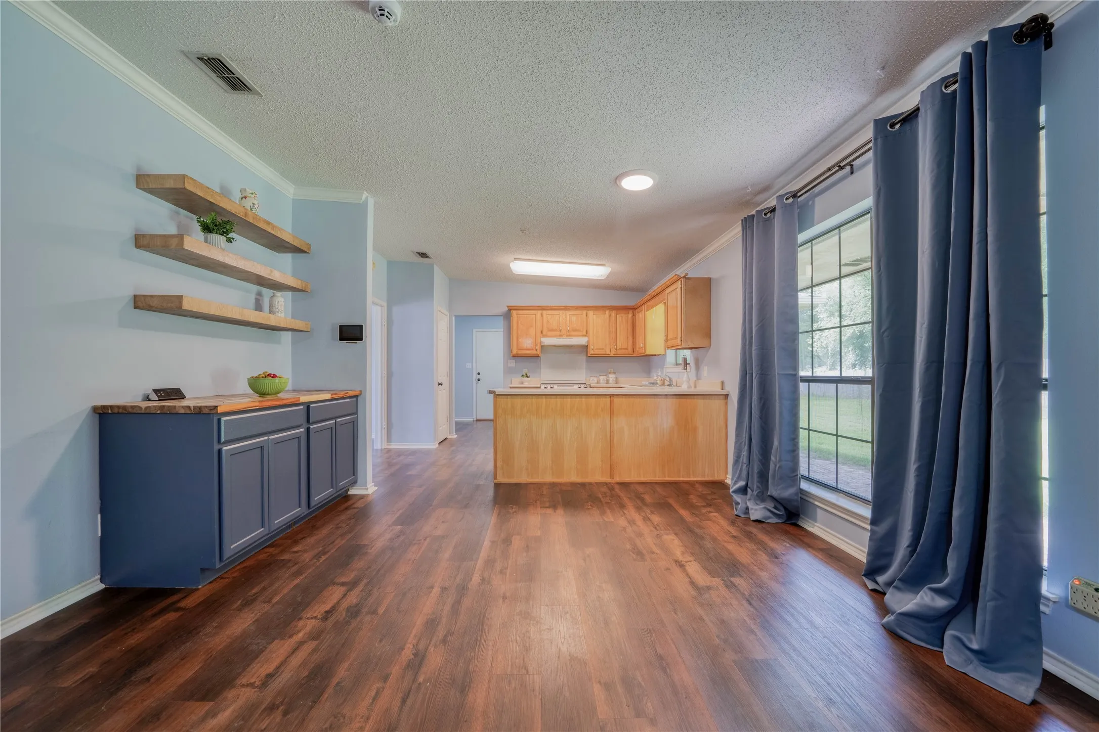 Single Family Residence For Sale in Wood County , 715 Hopper Ct., Winnsboro, Texas 75494, 3 Bedroom, 2 Bathroom, 2 Garage spaces, 2,248 Sqft, built in 1996, mls#21305231, Real Estate Agent in Winnsboro, Homes For Sale in Wood county, Homes For Sale in Winnsboro, Realtor in Winnsboro Texas, Real Estate Brokerage Independent Realty Texas, Luminita Cordes Realtor