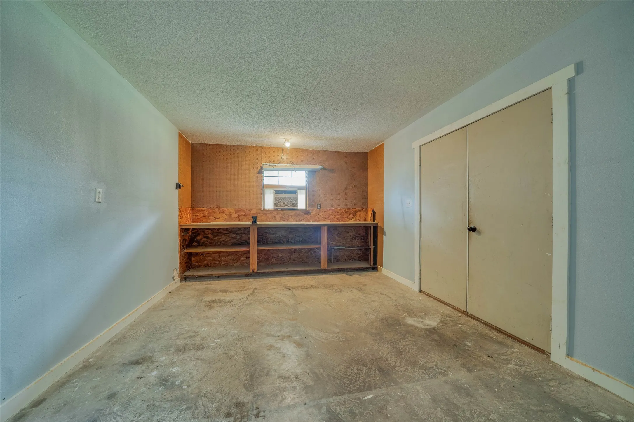 Single Family Residence For Sale in Wood County , 715 Hopper Ct., Winnsboro, Texas 75494, 3 Bedroom, 2 Bathroom, 2 Garage spaces, 2,248 Sqft, built in 1996, mls#21305231, Real Estate Agent in Winnsboro, Homes For Sale in Wood county, Homes For Sale in Winnsboro, Realtor in Winnsboro Texas, Real Estate Brokerage Independent Realty Texas, Luminita Cordes Realtor