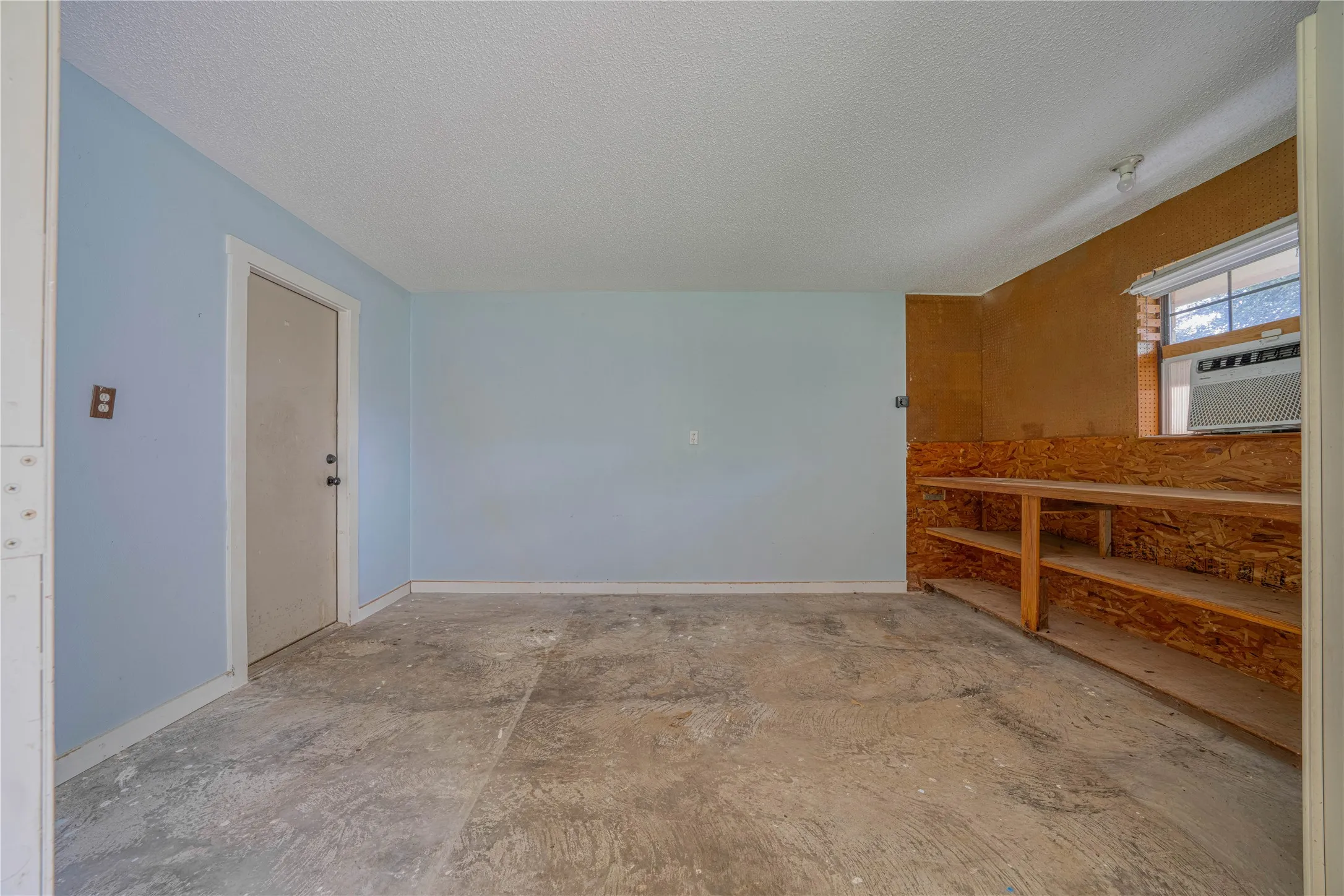 Empty room