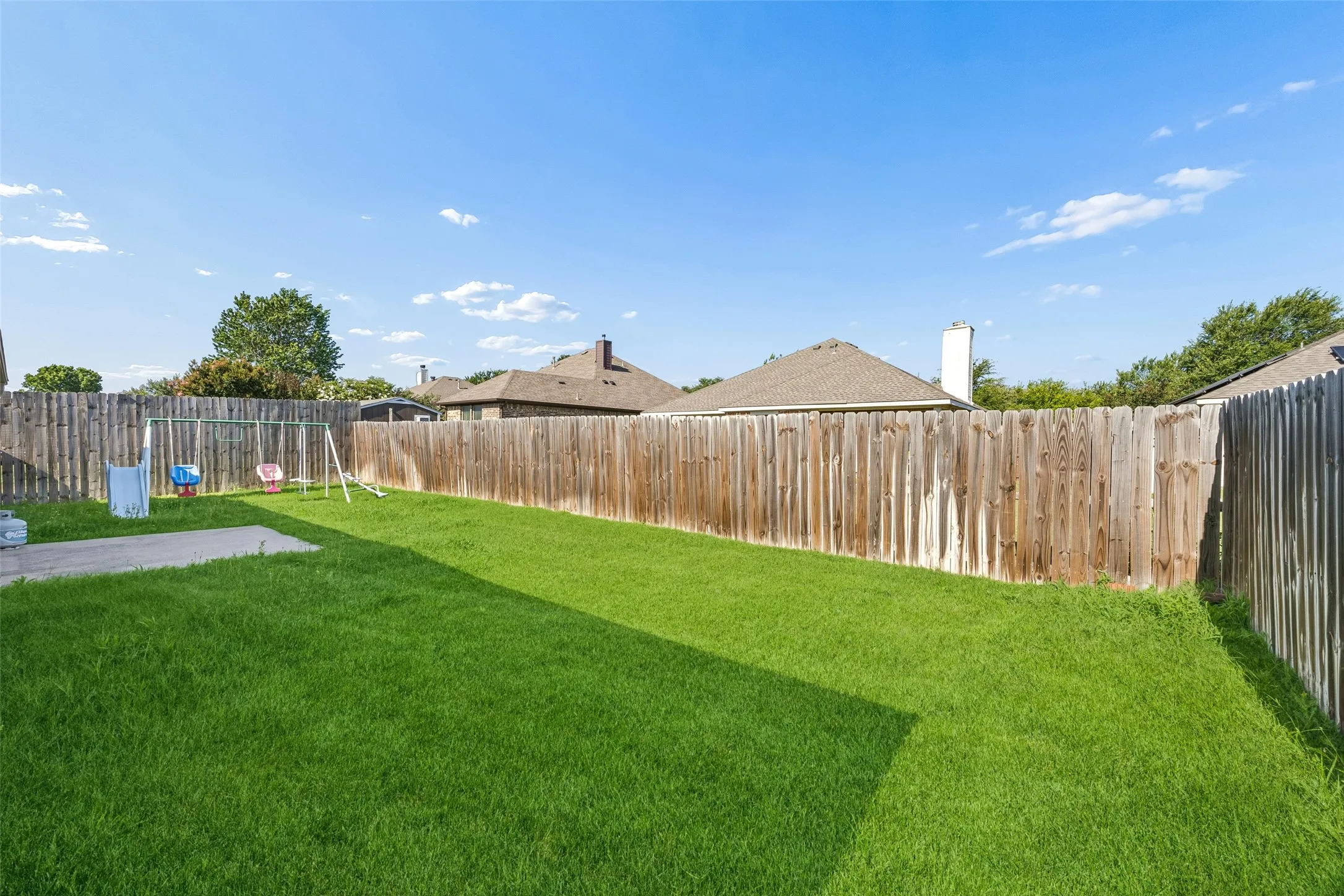 Single Family Residence For Sale in Tarrant County , 949 Chestnut Lane, Saginaw, Texas 76179, 4 Bedroom, 3 Bathroom, 2 Garage spaces, 2,796 Sqft, built in 2004, mls#21305236, Real Estate Agent in Saginaw, Homes For Sale in Tarrant county, Homes For Sale in Saginaw, Realtor in Saginaw Texas, Real Estate Brokerage Independent Realty Texas, Luminita Cordes Realtor