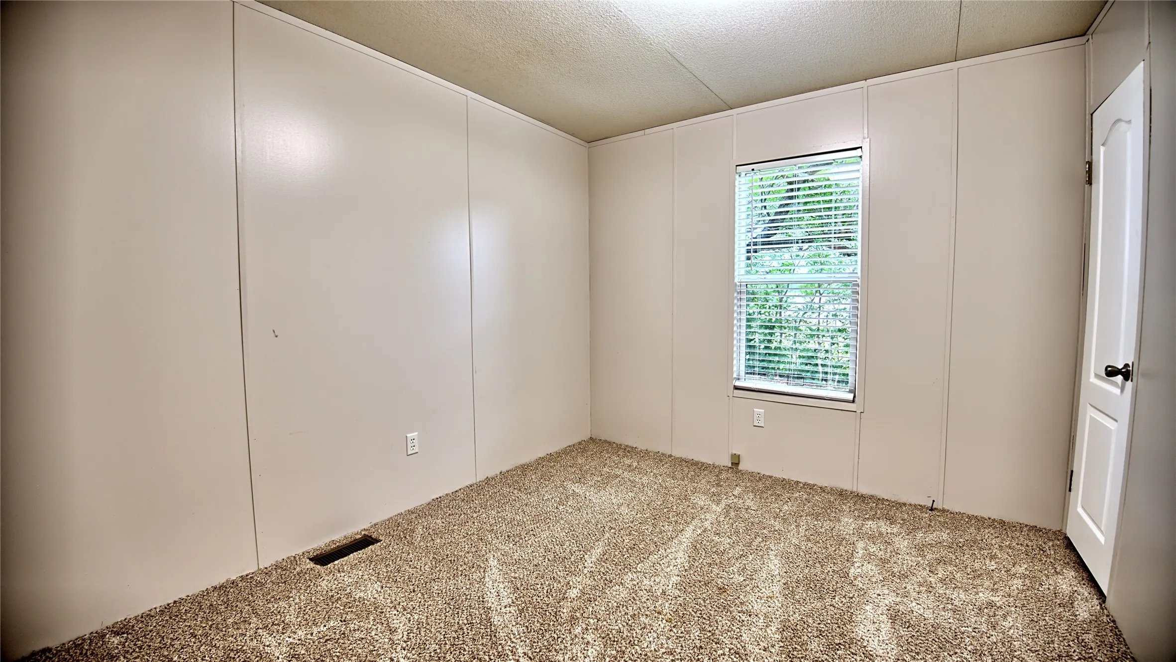 Single Family Residence For Sale in Montague County , 504 Fannin Street, Nocona, Texas 76255, 3 Bedroom, 2 Bathroom, Garage spaces, 1,152 Sqft, built in 2019, mls#21303400, Real Estate Agent in Nocona, Homes For Sale in Montague county, Homes For Sale in Nocona, Realtor in Nocona Texas, Real Estate Brokerage Independent Realty Texas, Luminita Cordes Realtor