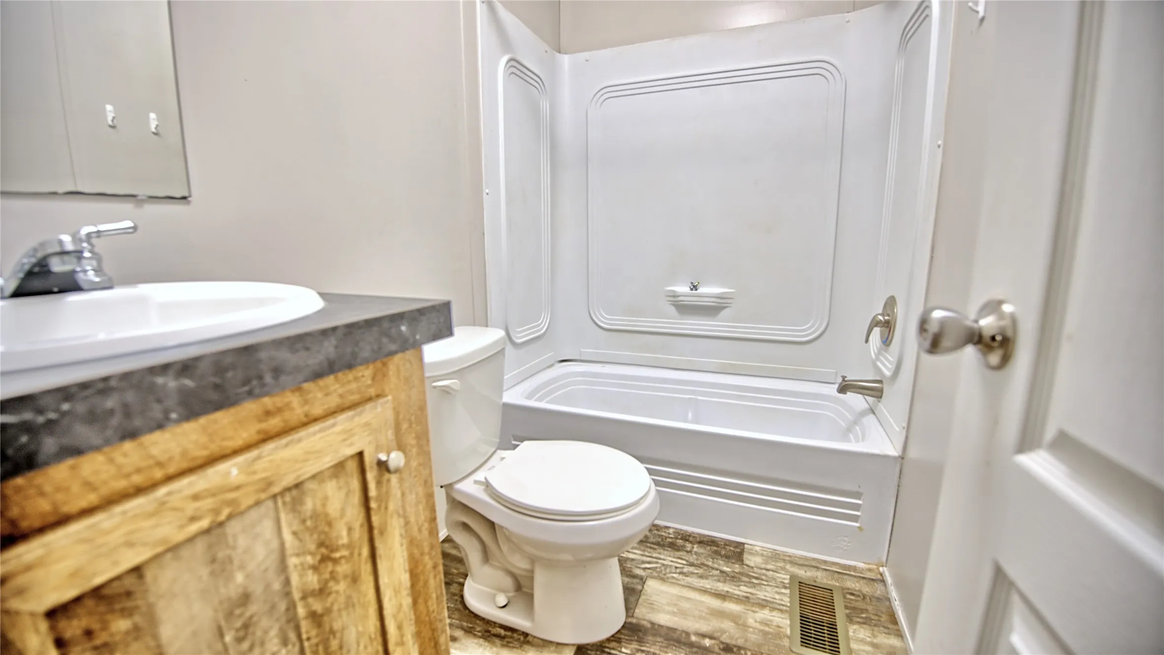 Single Family Residence For Sale in Montague County , 504 Fannin Street, Nocona, Texas 76255, 3 Bedroom, 2 Bathroom, Garage spaces, 1,152 Sqft, built in 2019, mls#21303400, Real Estate Agent in Nocona, Homes For Sale in Montague county, Homes For Sale in Nocona, Realtor in Nocona Texas, Real Estate Brokerage Independent Realty Texas, Luminita Cordes Realtor