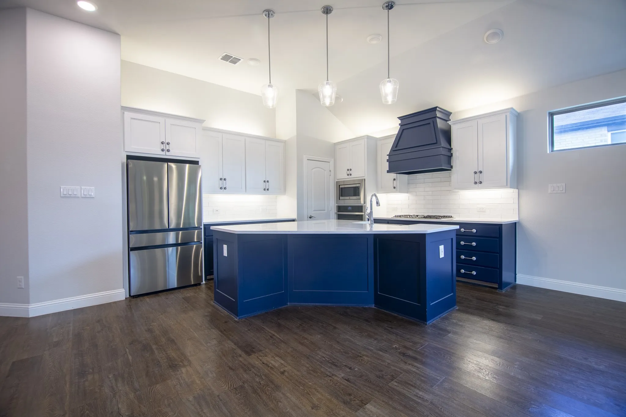 Single Family Residence For Sale in Dallas County , 3308 Highgate Court, Sachse, Texas 75048, 3 Bedroom, 2 Bathroom, 2 Garage spaces, 2,372 Sqft, built in 2020, mls#21305244, Real Estate Agent in Sachse, Homes For Sale in Dallas county, Homes For Sale in Sachse, Realtor in Sachse Texas, Real Estate Brokerage Independent Realty Texas, Luminita Cordes Realtor