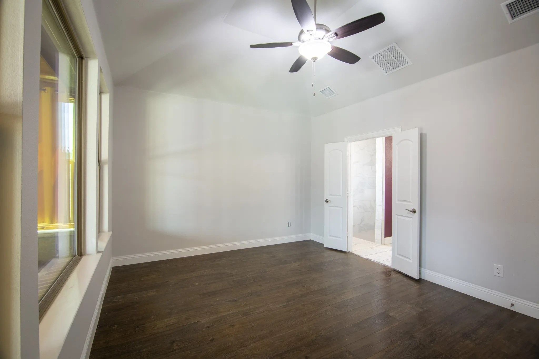 Single Family Residence For Sale in Dallas County , 3308 Highgate Court, Sachse, Texas 75048, 3 Bedroom, 2 Bathroom, 2 Garage spaces, 2,372 Sqft, built in 2020, mls#21305244, Real Estate Agent in Sachse, Homes For Sale in Dallas county, Homes For Sale in Sachse, Realtor in Sachse Texas, Real Estate Brokerage Independent Realty Texas, Luminita Cordes Realtor