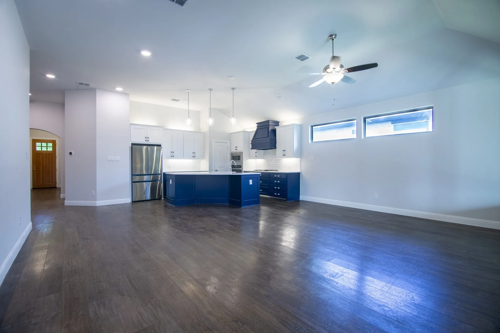 Single Family Residence For Sale in Dallas County , 3308 Highgate Court, Sachse, Texas 75048, 3 Bedroom, 2 Bathroom, 2 Garage spaces, 2,372 Sqft, built in 2020, mls#21305244, Real Estate Agent in Sachse, Homes For Sale in Dallas county, Homes For Sale in Sachse, Realtor in Sachse Texas, Real Estate Brokerage Independent Realty Texas, Luminita Cordes Realtor