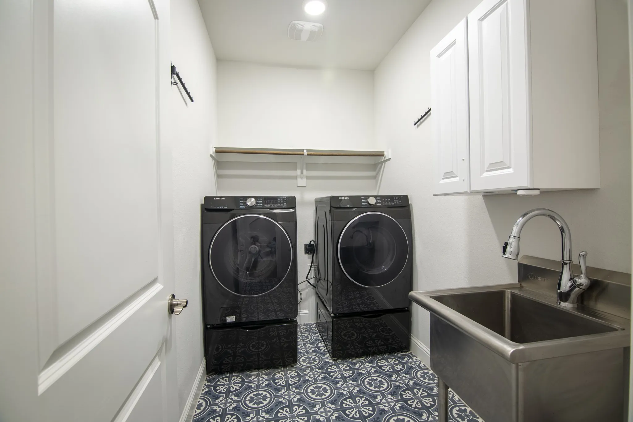 Single Family Residence For Sale in Dallas County , 3308 Highgate Court, Sachse, Texas 75048, 3 Bedroom, 2 Bathroom, 2 Garage spaces, 2,372 Sqft, built in 2020, mls#21305244, Real Estate Agent in Sachse, Homes For Sale in Dallas county, Homes For Sale in Sachse, Realtor in Sachse Texas, Real Estate Brokerage Independent Realty Texas, Luminita Cordes Realtor