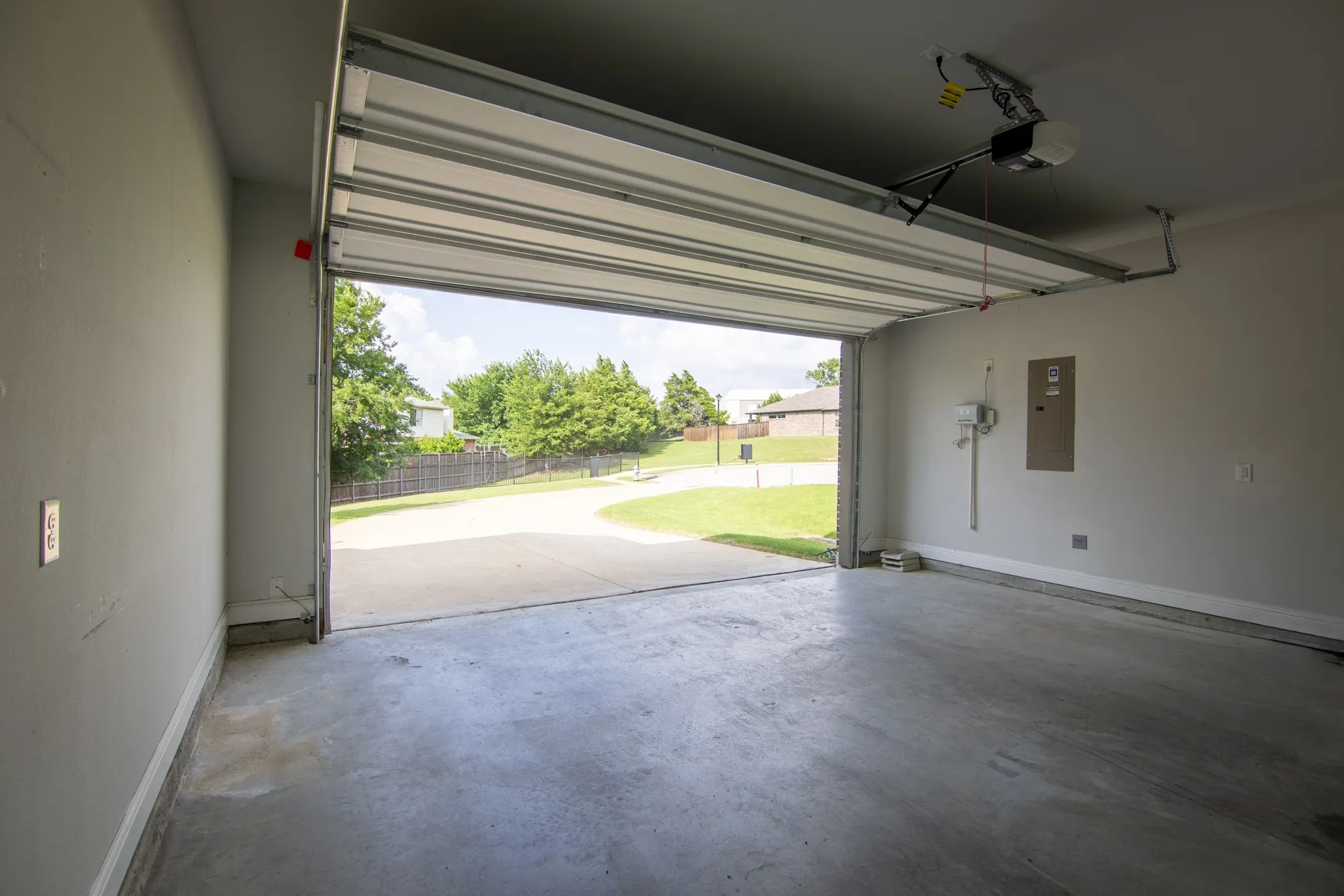 Single Family Residence For Sale in Dallas County , 3308 Highgate Court, Sachse, Texas 75048, 3 Bedroom, 2 Bathroom, 2 Garage spaces, 2,372 Sqft, built in 2020, mls#21305244, Real Estate Agent in Sachse, Homes For Sale in Dallas county, Homes For Sale in Sachse, Realtor in Sachse Texas, Real Estate Brokerage Independent Realty Texas, Luminita Cordes Realtor