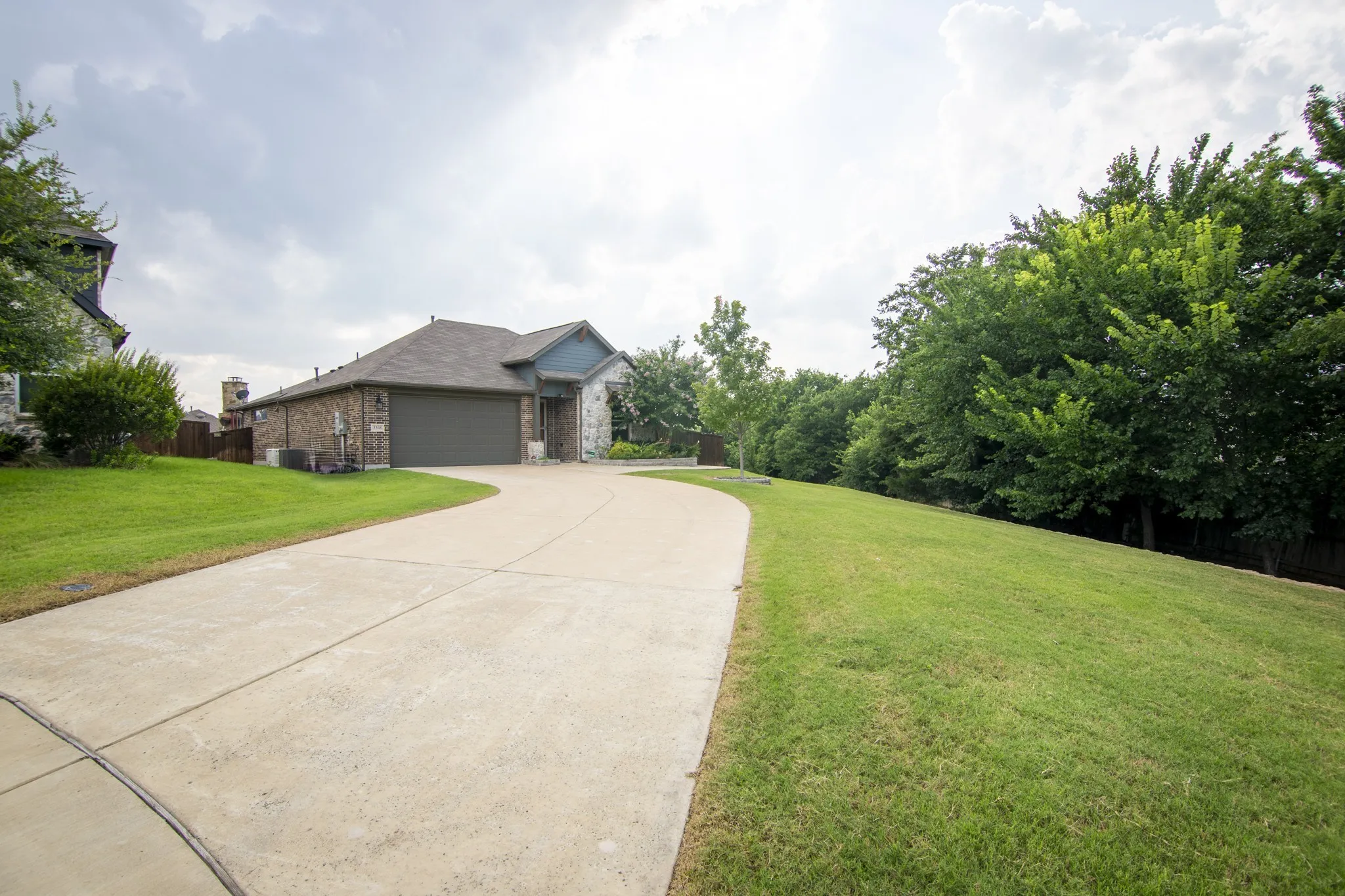 Single Family Residence For Sale in Dallas County , 3308 Highgate Court, Sachse, Texas 75048, 3 Bedroom, 2 Bathroom, 2 Garage spaces, 2,372 Sqft, built in 2020, mls#21305244, Real Estate Agent in Sachse, Homes For Sale in Dallas county, Homes For Sale in Sachse, Realtor in Sachse Texas, Real Estate Brokerage Independent Realty Texas, Luminita Cordes Realtor