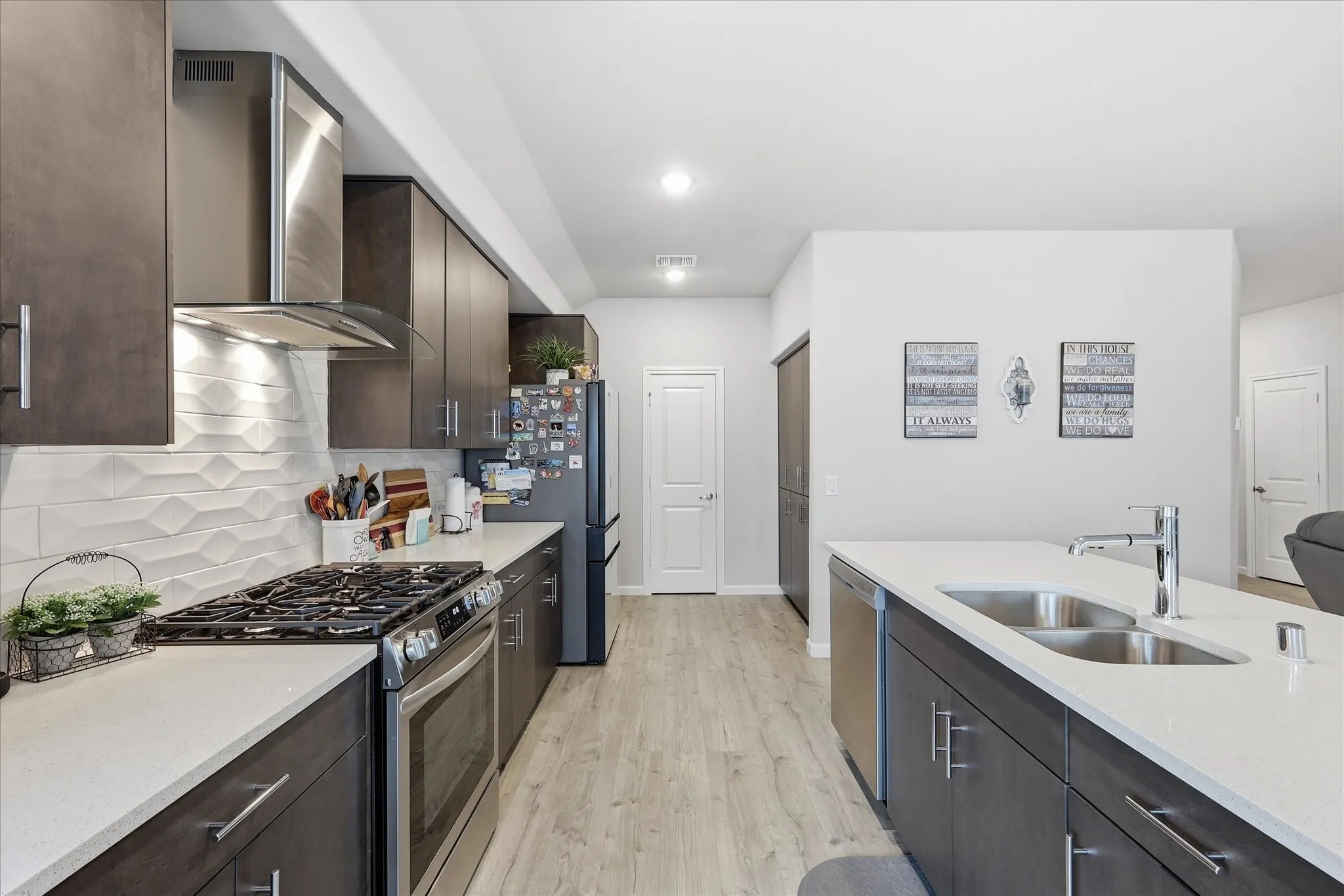 Single Family Residence For Sale in Kaufman County , 3615 Big Nemaha Drive, Crandall, Texas 75114, 3 Bedroom, 2 Bathroom, 2 Garage spaces, 1,650 Sqft, built in 2023, mls#21303411, Real Estate Agent in Crandall, Homes For Sale in Kaufman county, Homes For Sale in Crandall, Realtor in Crandall Texas, Real Estate Brokerage Independent Realty Texas, Luminita Cordes Realtor