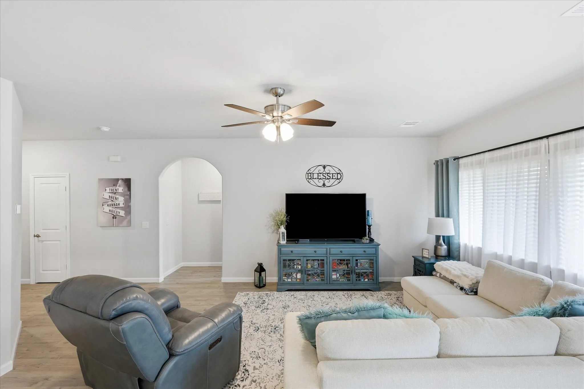 Single Family Residence For Sale in Kaufman County , 3615 Big Nemaha Drive, Crandall, Texas 75114, 3 Bedroom, 2 Bathroom, 2 Garage spaces, 1,650 Sqft, built in 2023, mls#21303411, Real Estate Agent in Crandall, Homes For Sale in Kaufman county, Homes For Sale in Crandall, Realtor in Crandall Texas, Real Estate Brokerage Independent Realty Texas, Luminita Cordes Realtor