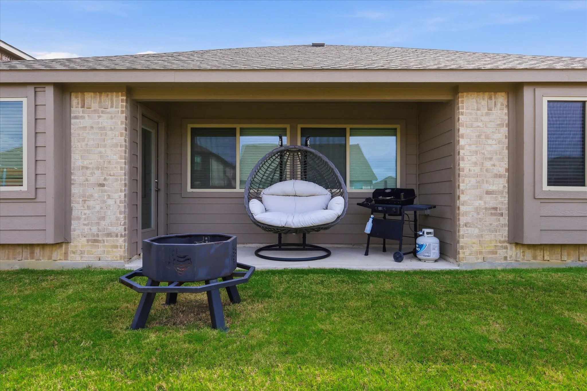 Single Family Residence For Sale in Kaufman County , 3615 Big Nemaha Drive, Crandall, Texas 75114, 3 Bedroom, 2 Bathroom, 2 Garage spaces, 1,650 Sqft, built in 2023, mls#21303411, Real Estate Agent in Crandall, Homes For Sale in Kaufman county, Homes For Sale in Crandall, Realtor in Crandall Texas, Real Estate Brokerage Independent Realty Texas, Luminita Cordes Realtor