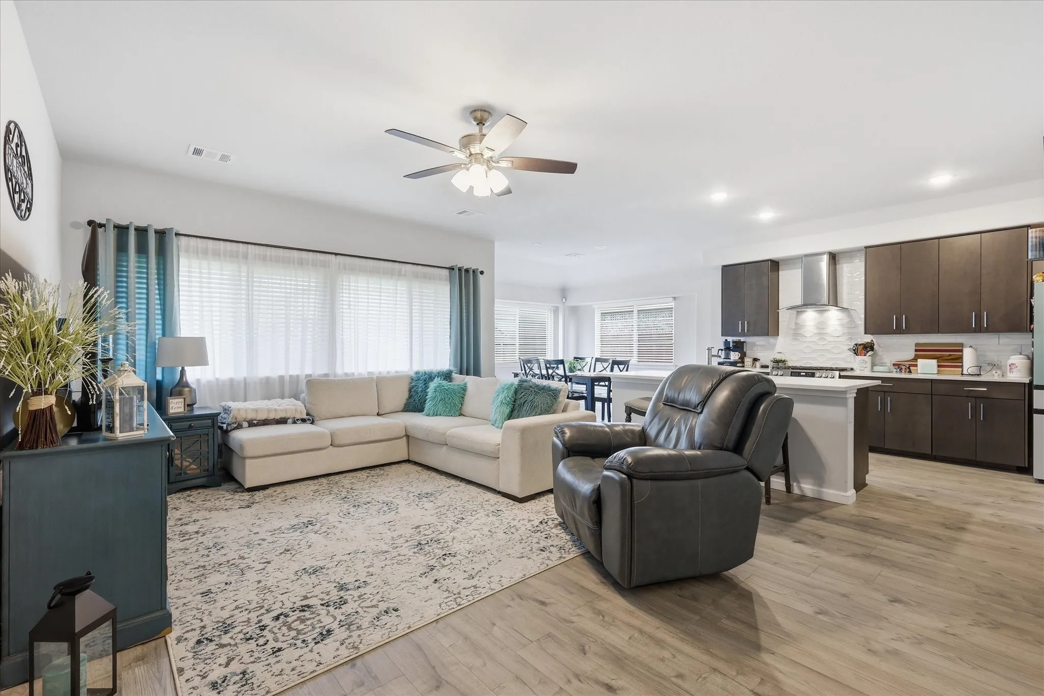 Single Family Residence For Sale in Kaufman County , 3615 Big Nemaha Drive, Crandall, Texas 75114, 3 Bedroom, 2 Bathroom, 2 Garage spaces, 1,650 Sqft, built in 2023, mls#21303411, Real Estate Agent in Crandall, Homes For Sale in Kaufman county, Homes For Sale in Crandall, Realtor in Crandall Texas, Real Estate Brokerage Independent Realty Texas, Luminita Cordes Realtor