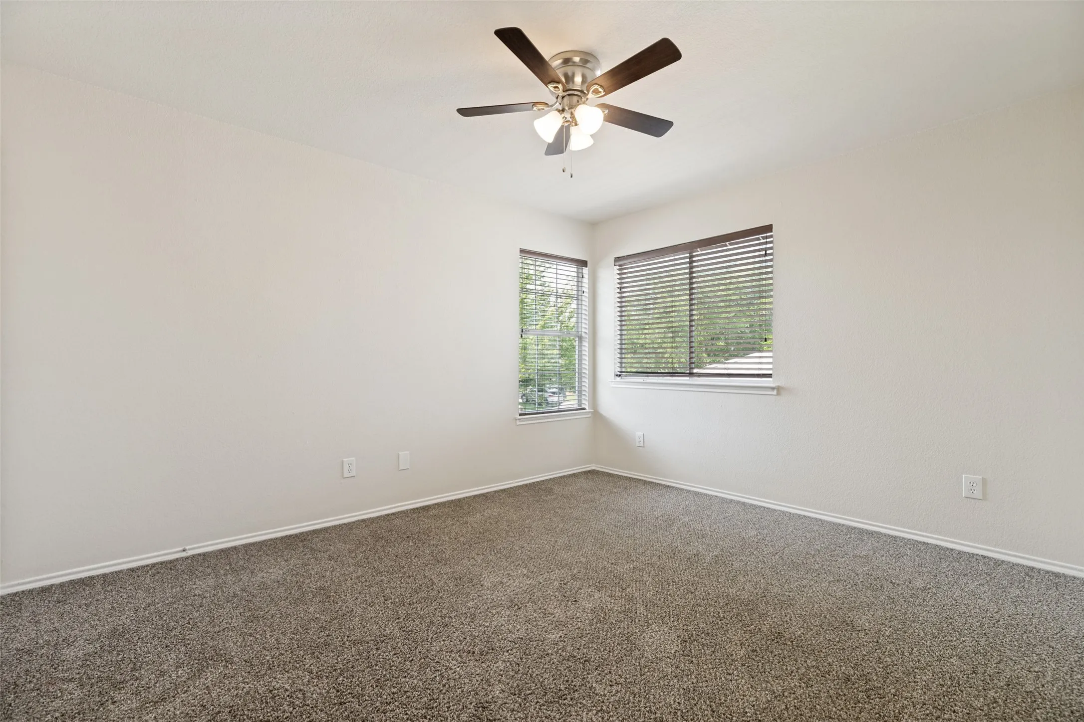 Single Family Residence For Sale in Collin County , 728 Mahogany Drive, Anna, Texas 75409, 3 Bedroom, 3 Bathroom, 2 Garage spaces, 2,196 Sqft, built in 2007, mls#21303809, Real Estate Agent in Anna, Homes For Sale in Collin county, Homes For Sale in Anna, Realtor in Anna Texas, Real Estate Brokerage Independent Realty Texas, Luminita Cordes Realtor