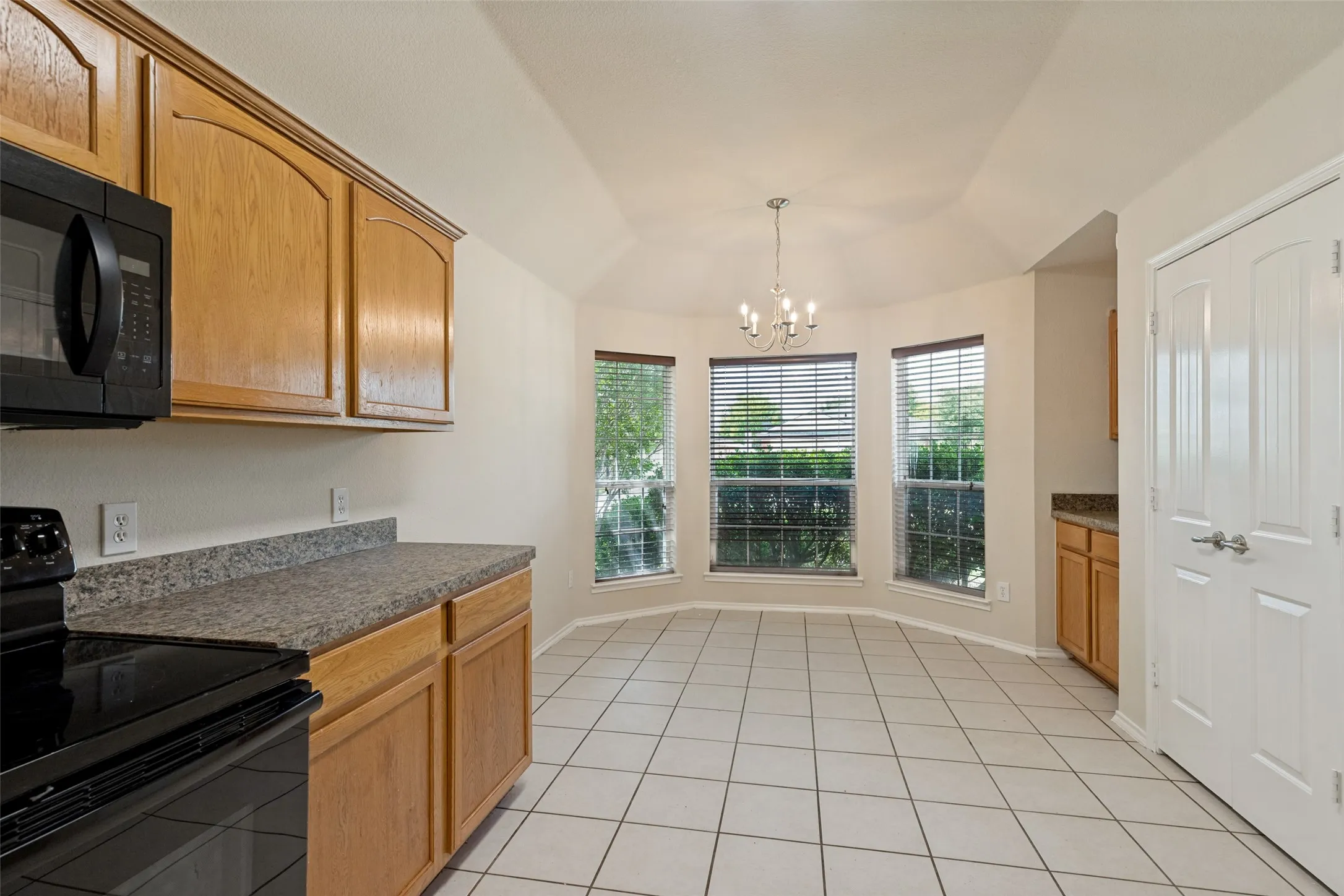 Single Family Residence For Sale in Collin County , 728 Mahogany Drive, Anna, Texas 75409, 3 Bedroom, 3 Bathroom, 2 Garage spaces, 2,196 Sqft, built in 2007, mls#21303809, Real Estate Agent in Anna, Homes For Sale in Collin county, Homes For Sale in Anna, Realtor in Anna Texas, Real Estate Brokerage Independent Realty Texas, Luminita Cordes Realtor