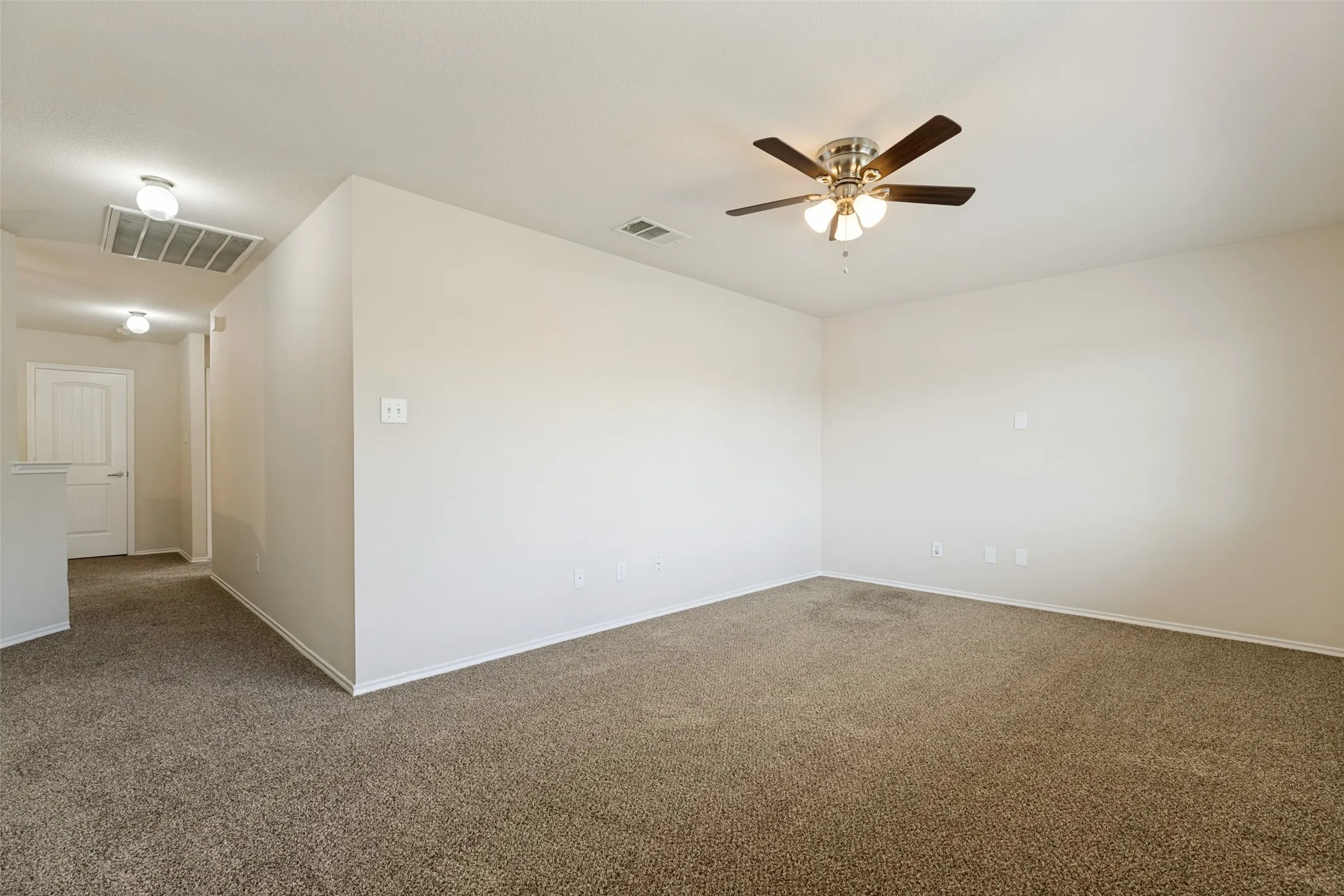 Single Family Residence For Sale in Collin County , 728 Mahogany Drive, Anna, Texas 75409, 3 Bedroom, 3 Bathroom, 2 Garage spaces, 2,196 Sqft, built in 2007, mls#21303809, Real Estate Agent in Anna, Homes For Sale in Collin county, Homes For Sale in Anna, Realtor in Anna Texas, Real Estate Brokerage Independent Realty Texas, Luminita Cordes Realtor