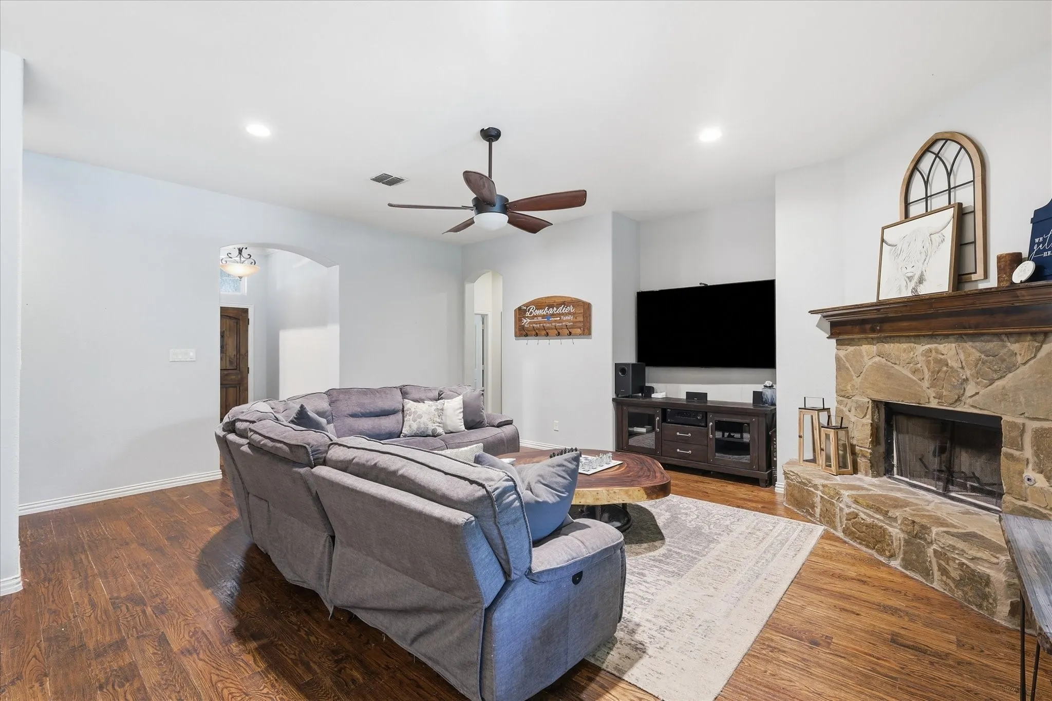 Single Family Residence For Sale in Parker County , 145 Foxpointe Circle, Weatherford, Texas 76087, 4 Bedroom, 2 Bathroom, 2 Garage spaces, 2,228 Sqft, built in 2014, mls#21305269, Real Estate Agent in Weatherford, Homes For Sale in Parker county, Homes For Sale in Weatherford, Realtor in Weatherford Texas, Real Estate Brokerage Independent Realty Texas, Luminita Cordes Realtor