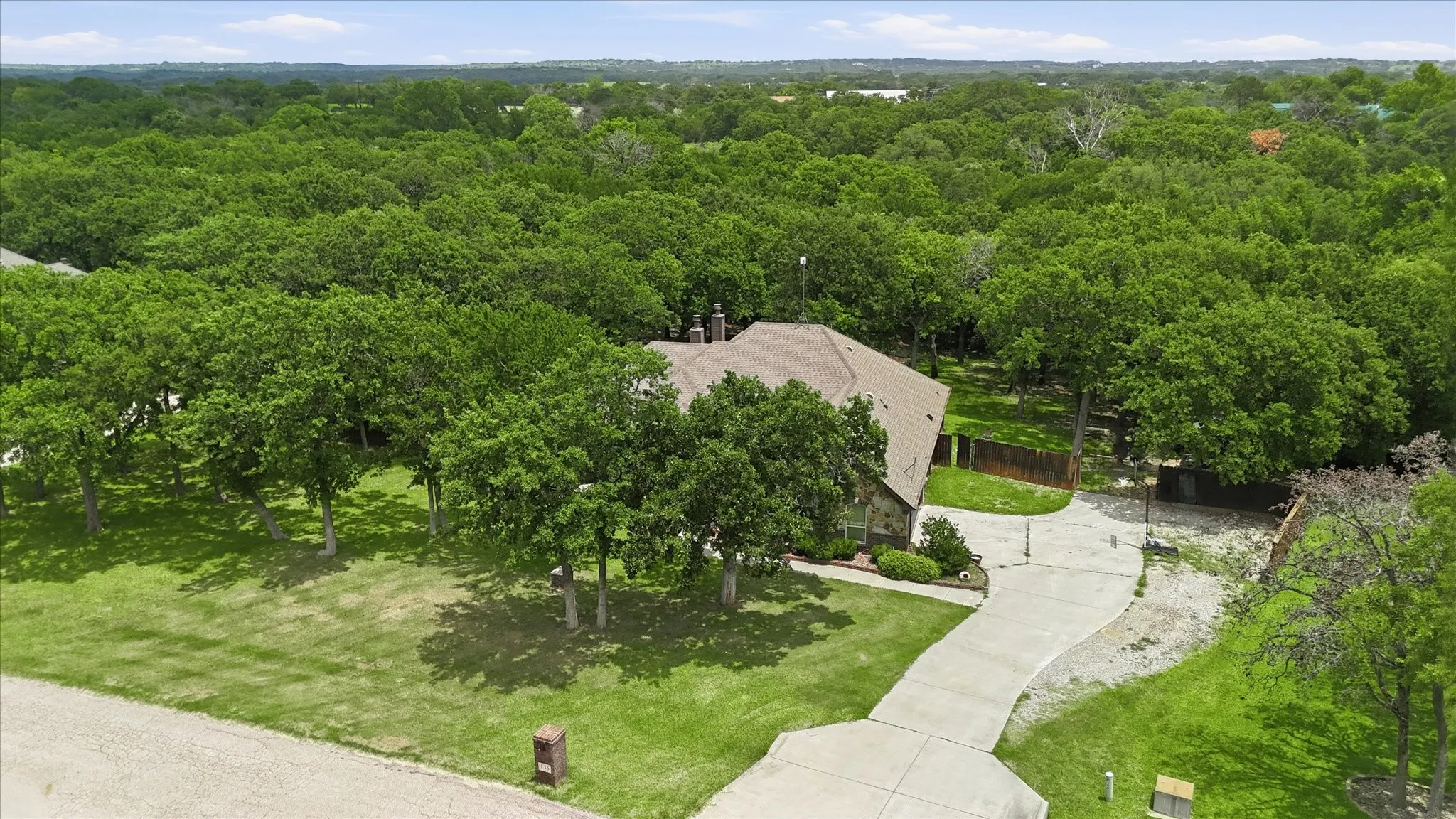 Single Family Residence For Sale in Parker County , 145 Foxpointe Circle, Weatherford, Texas 76087, 4 Bedroom, 2 Bathroom, 2 Garage spaces, 2,228 Sqft, built in 2014, mls#21305269, Real Estate Agent in Weatherford, Homes For Sale in Parker county, Homes For Sale in Weatherford, Realtor in Weatherford Texas, Real Estate Brokerage Independent Realty Texas, Luminita Cordes Realtor