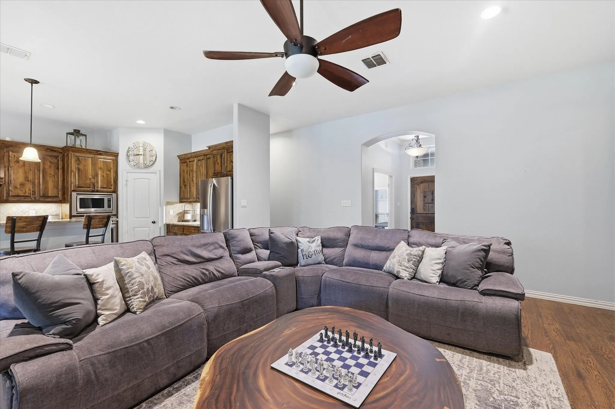 Single Family Residence For Sale in Parker County , 145 Foxpointe Circle, Weatherford, Texas 76087, 4 Bedroom, 2 Bathroom, 2 Garage spaces, 2,228 Sqft, built in 2014, mls#21305269, Real Estate Agent in Weatherford, Homes For Sale in Parker county, Homes For Sale in Weatherford, Realtor in Weatherford Texas, Real Estate Brokerage Independent Realty Texas, Luminita Cordes Realtor