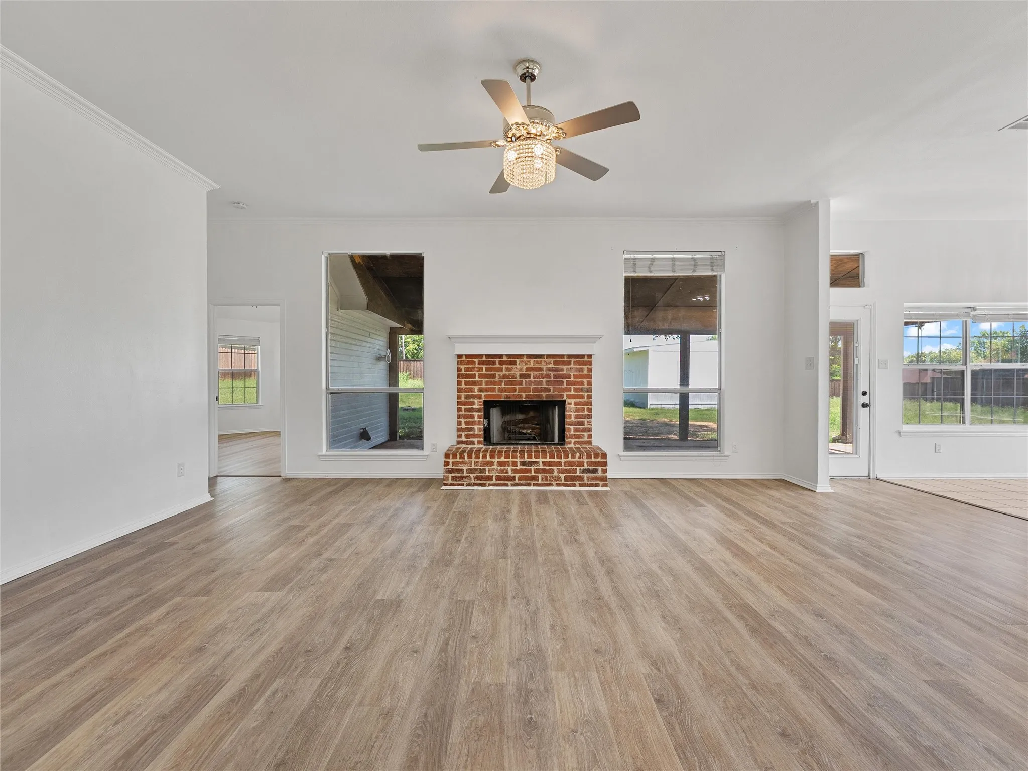 Single Family Residence For Sale in Ellis County , 3651 Willow Creek Drive, Midlothian, Texas 76065, 3 Bedroom, 2 Bathroom, 2 Garage spaces, 1,753 Sqft, built in 1997, Price $439,900, mls#21300584, Real Estate Agent in Midlothian, Homes For Sale in Ellis county, Homes For Sale in Midlothian, Realtor in Midlothian Texas, Real Estate Brokerage Independent Realty Texas, Luminita Cordes Realtor