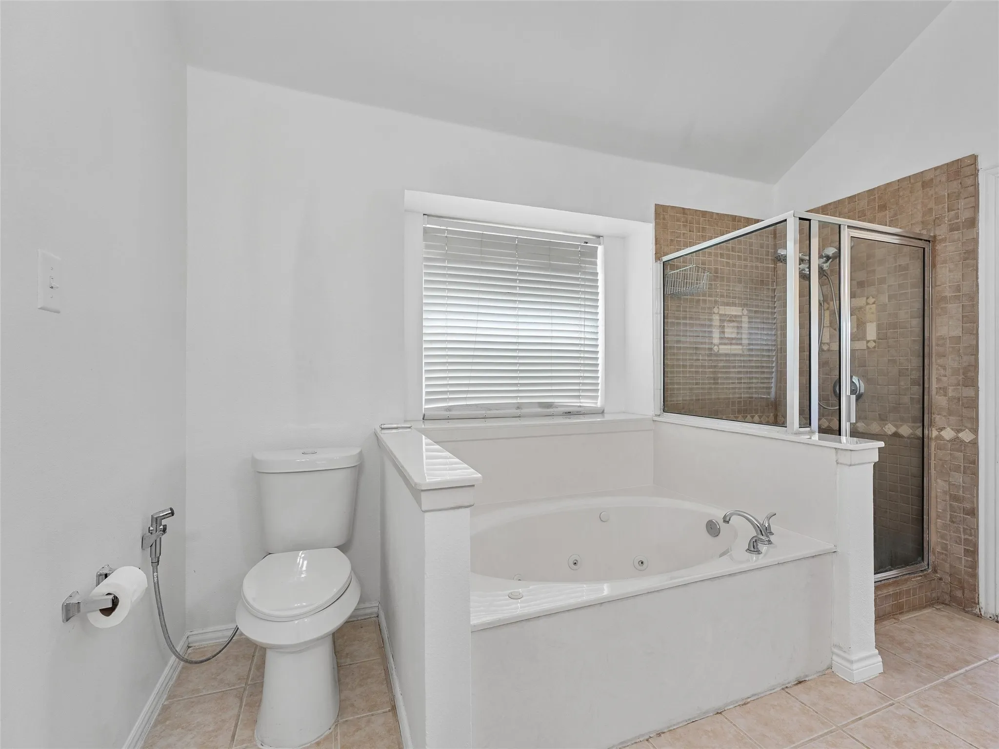 Single Family Residence For Sale in Ellis County , 3651 Willow Creek Drive, Midlothian, Texas 76065, 3 Bedroom, 2 Bathroom, 2 Garage spaces, 1,753 Sqft, built in 1997, Price $439,900, mls#21300584, Real Estate Agent in Midlothian, Homes For Sale in Ellis county, Homes For Sale in Midlothian, Realtor in Midlothian Texas, Real Estate Brokerage Independent Realty Texas, Luminita Cordes Realtor