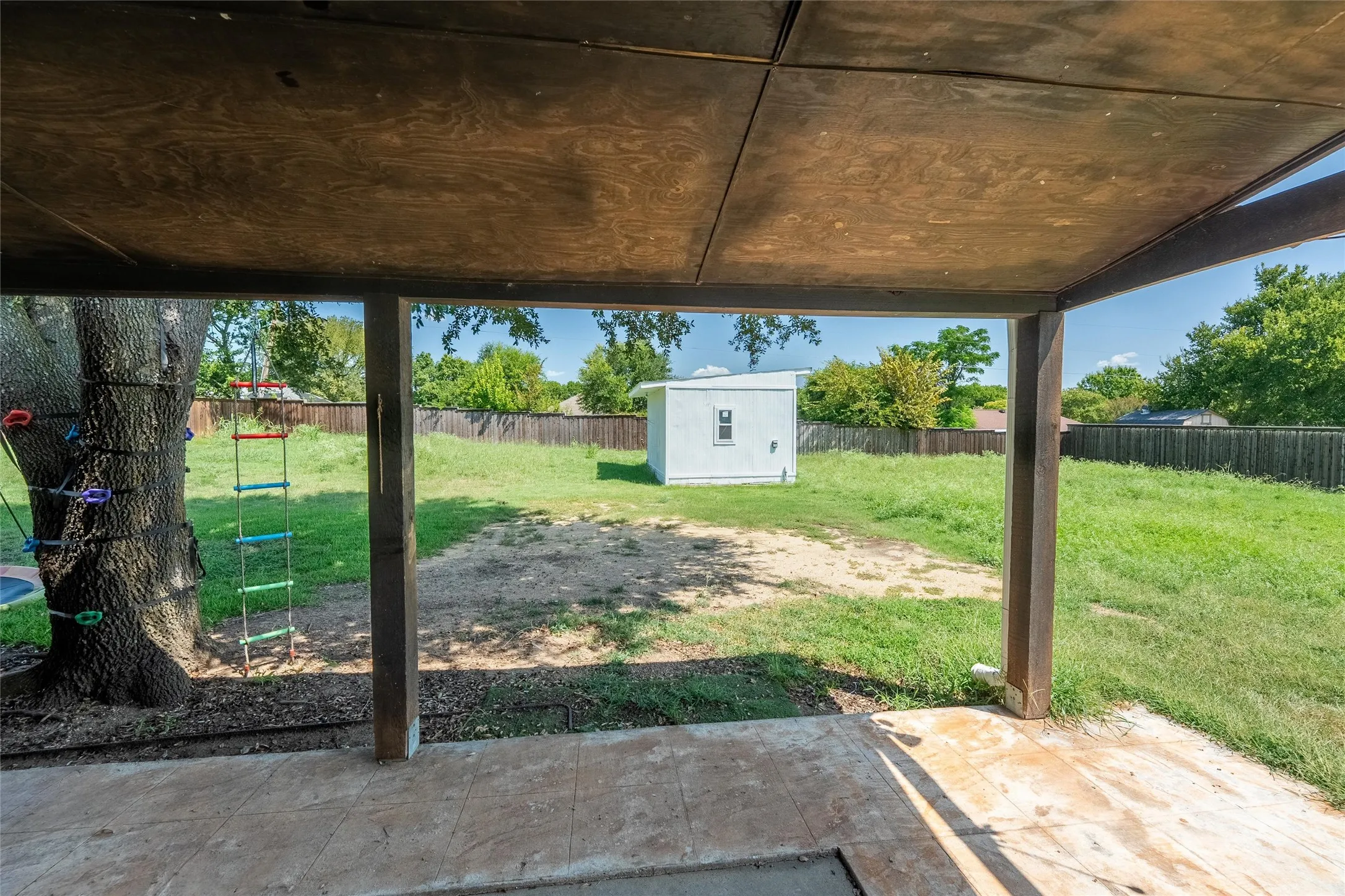 Single Family Residence For Sale in Ellis County , 3651 Willow Creek Drive, Midlothian, Texas 76065, 3 Bedroom, 2 Bathroom, 2 Garage spaces, 1,753 Sqft, built in 1997, Price $439,900, mls#21300584, Real Estate Agent in Midlothian, Homes For Sale in Ellis county, Homes For Sale in Midlothian, Realtor in Midlothian Texas, Real Estate Brokerage Independent Realty Texas, Luminita Cordes Realtor