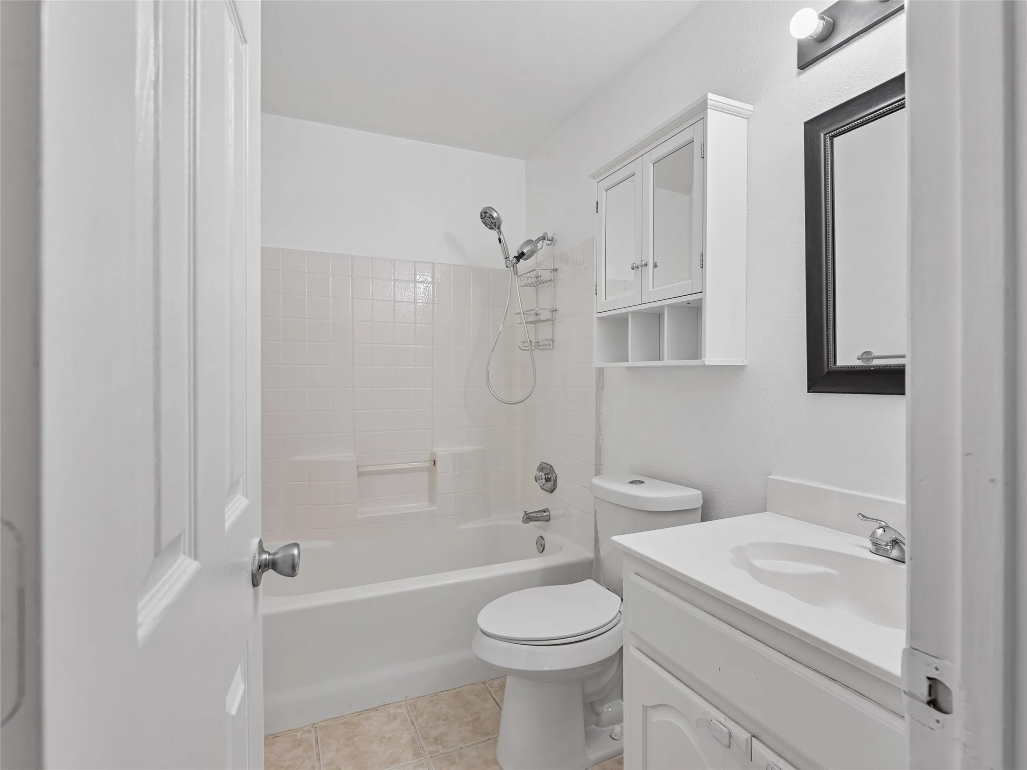 Single Family Residence For Sale in Ellis County , 3651 Willow Creek Drive, Midlothian, Texas 76065, 3 Bedroom, 2 Bathroom, 2 Garage spaces, 1,753 Sqft, built in 1997, Price $439,900, mls#21300584, Real Estate Agent in Midlothian, Homes For Sale in Ellis county, Homes For Sale in Midlothian, Realtor in Midlothian Texas, Real Estate Brokerage Independent Realty Texas, Luminita Cordes Realtor