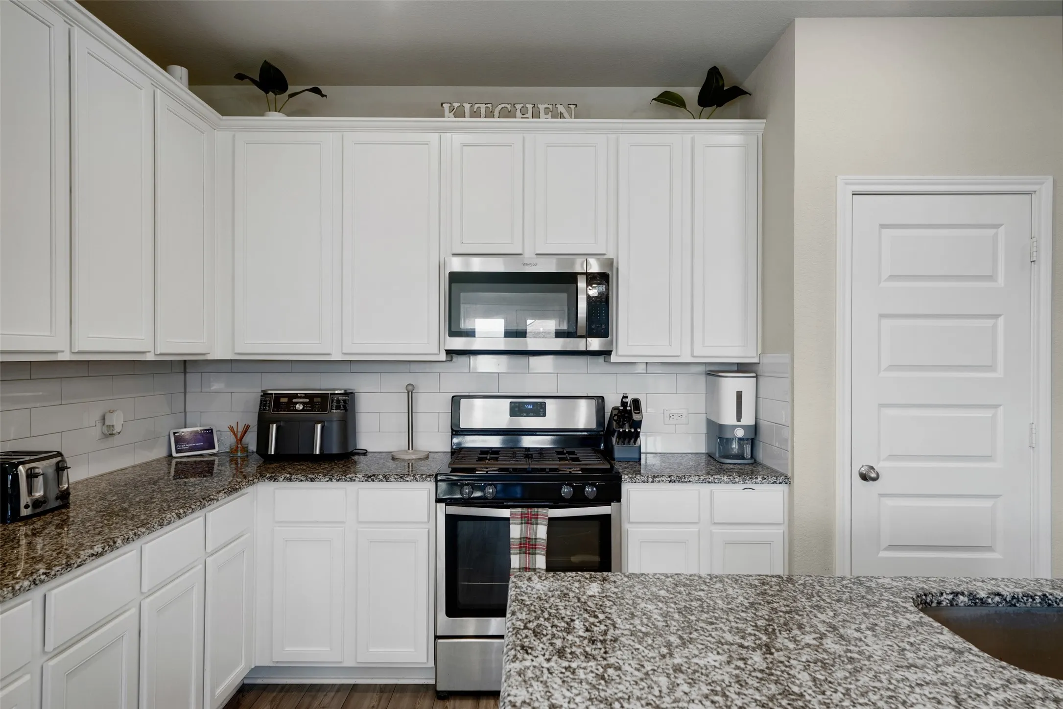 Single Family Residence For Sale in Ellis County , 2233 Burning Bush Lane, Waxahachie, Texas 75167, 4 Bedroom, 3 Bathroom, 2 Garage spaces, 2,771 Sqft, built in 2021, mls#21305261, Real Estate Agent in Waxahachie, Homes For Sale in Ellis county, Homes For Sale in Waxahachie, Realtor in Waxahachie Texas, Real Estate Brokerage Independent Realty Texas, Luminita Cordes Realtor
