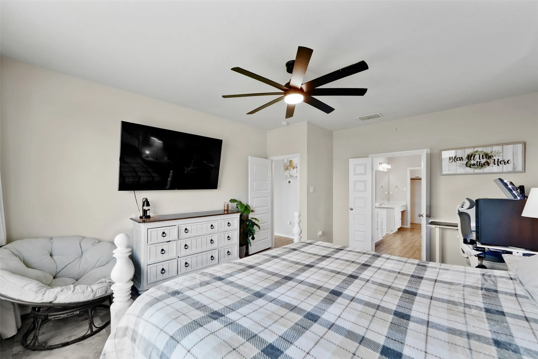 Single Family Residence For Sale in Ellis County , 2233 Burning Bush Lane, Waxahachie, Texas 75167, 4 Bedroom, 3 Bathroom, 2 Garage spaces, 2,771 Sqft, built in 2021, mls#21305261, Real Estate Agent in Waxahachie, Homes For Sale in Ellis county, Homes For Sale in Waxahachie, Realtor in Waxahachie Texas, Real Estate Brokerage Independent Realty Texas, Luminita Cordes Realtor