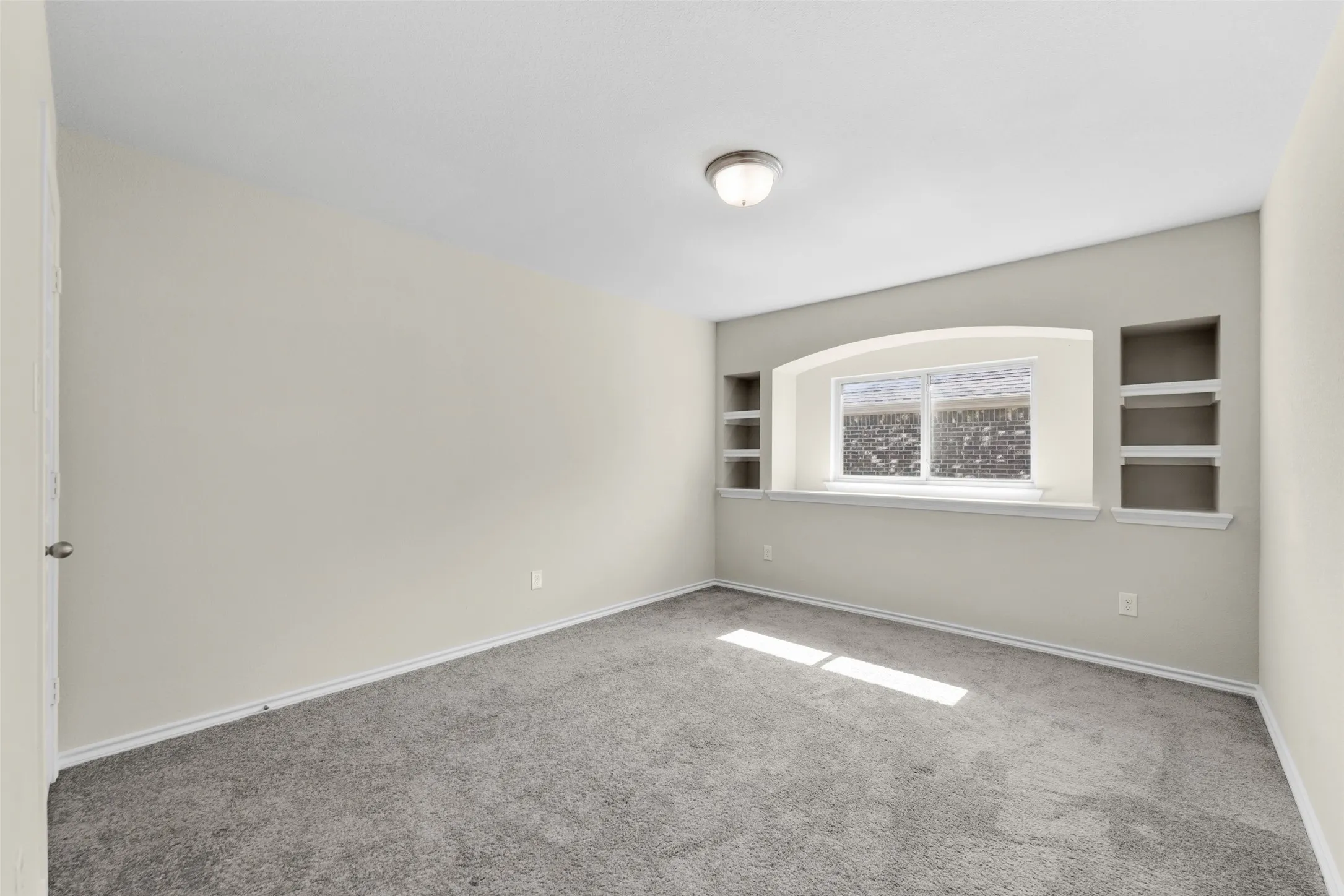 Single Family Residence For Sale in Ellis County , 2233 Burning Bush Lane, Waxahachie, Texas 75167, 4 Bedroom, 3 Bathroom, 2 Garage spaces, 2,771 Sqft, built in 2021, mls#21305261, Real Estate Agent in Waxahachie, Homes For Sale in Ellis county, Homes For Sale in Waxahachie, Realtor in Waxahachie Texas, Real Estate Brokerage Independent Realty Texas, Luminita Cordes Realtor
