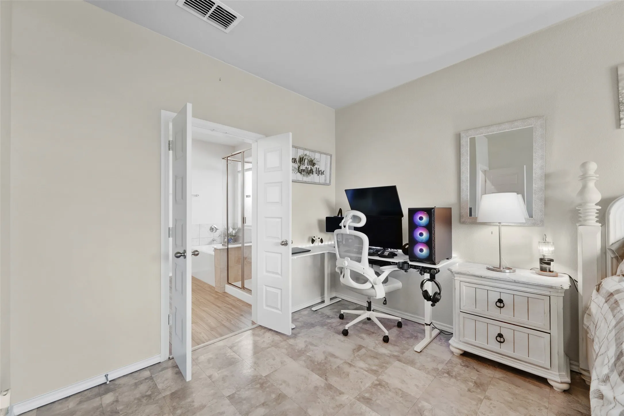 Single Family Residence For Sale in Ellis County , 2233 Burning Bush Lane, Waxahachie, Texas 75167, 4 Bedroom, 3 Bathroom, 2 Garage spaces, 2,771 Sqft, built in 2021, mls#21305261, Real Estate Agent in Waxahachie, Homes For Sale in Ellis county, Homes For Sale in Waxahachie, Realtor in Waxahachie Texas, Real Estate Brokerage Independent Realty Texas, Luminita Cordes Realtor