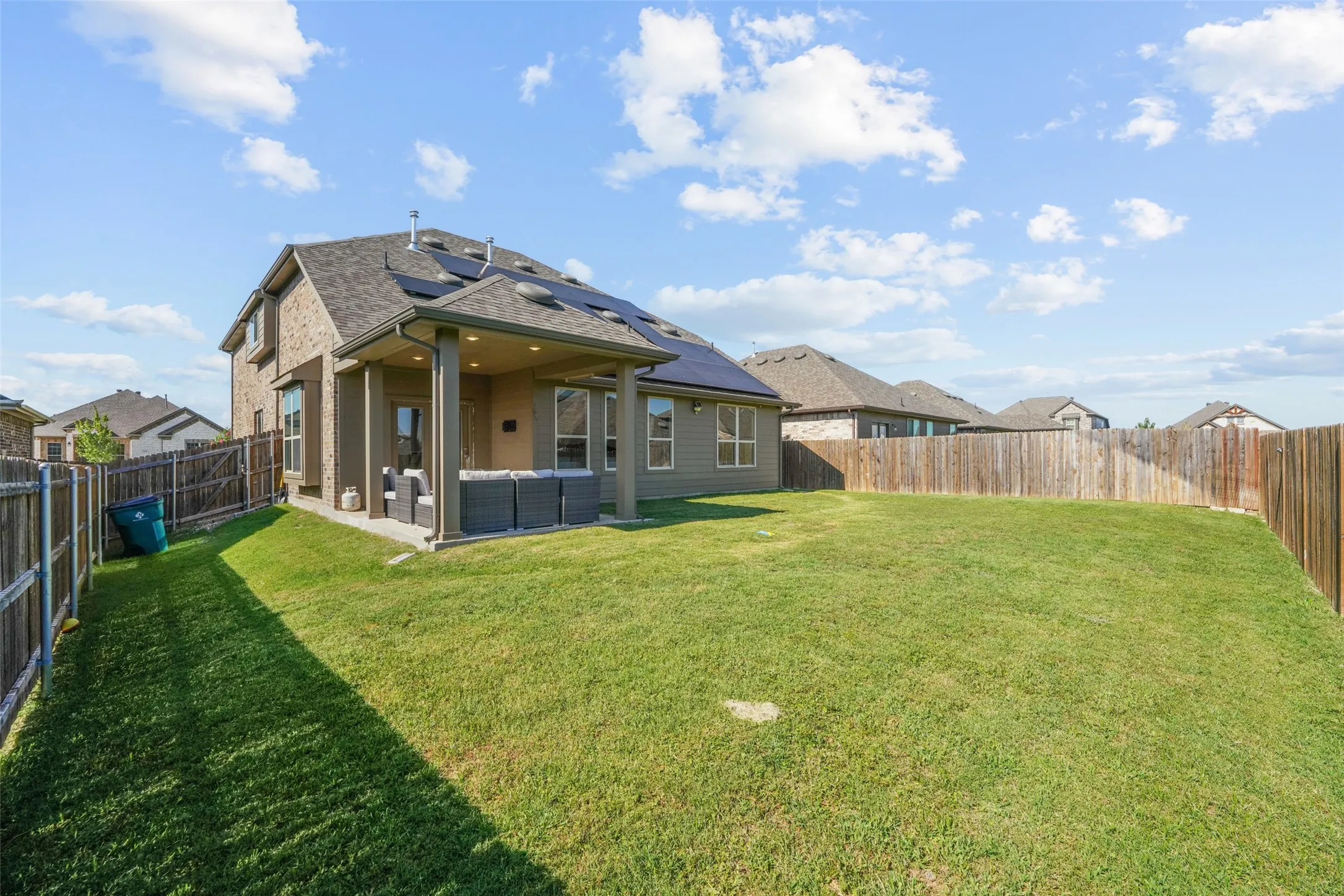 Single Family Residence For Sale in Ellis County , 2233 Burning Bush Lane, Waxahachie, Texas 75167, 4 Bedroom, 3 Bathroom, 2 Garage spaces, 2,771 Sqft, built in 2021, mls#21305261, Real Estate Agent in Waxahachie, Homes For Sale in Ellis county, Homes For Sale in Waxahachie, Realtor in Waxahachie Texas, Real Estate Brokerage Independent Realty Texas, Luminita Cordes Realtor