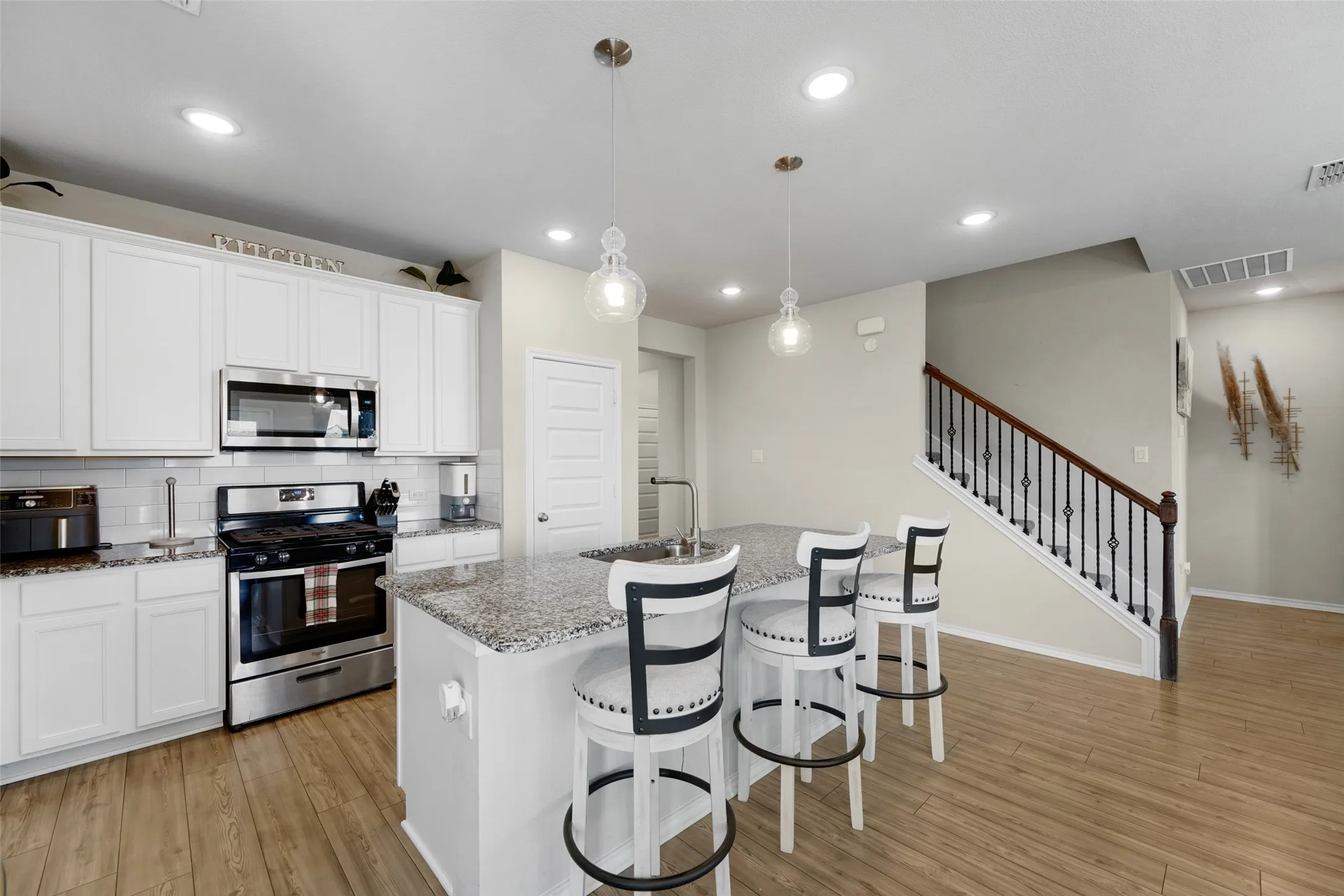 Single Family Residence For Sale in Ellis County , 2233 Burning Bush Lane, Waxahachie, Texas 75167, 4 Bedroom, 3 Bathroom, 2 Garage spaces, 2,771 Sqft, built in 2021, mls#21305261, Real Estate Agent in Waxahachie, Homes For Sale in Ellis county, Homes For Sale in Waxahachie, Realtor in Waxahachie Texas, Real Estate Brokerage Independent Realty Texas, Luminita Cordes Realtor