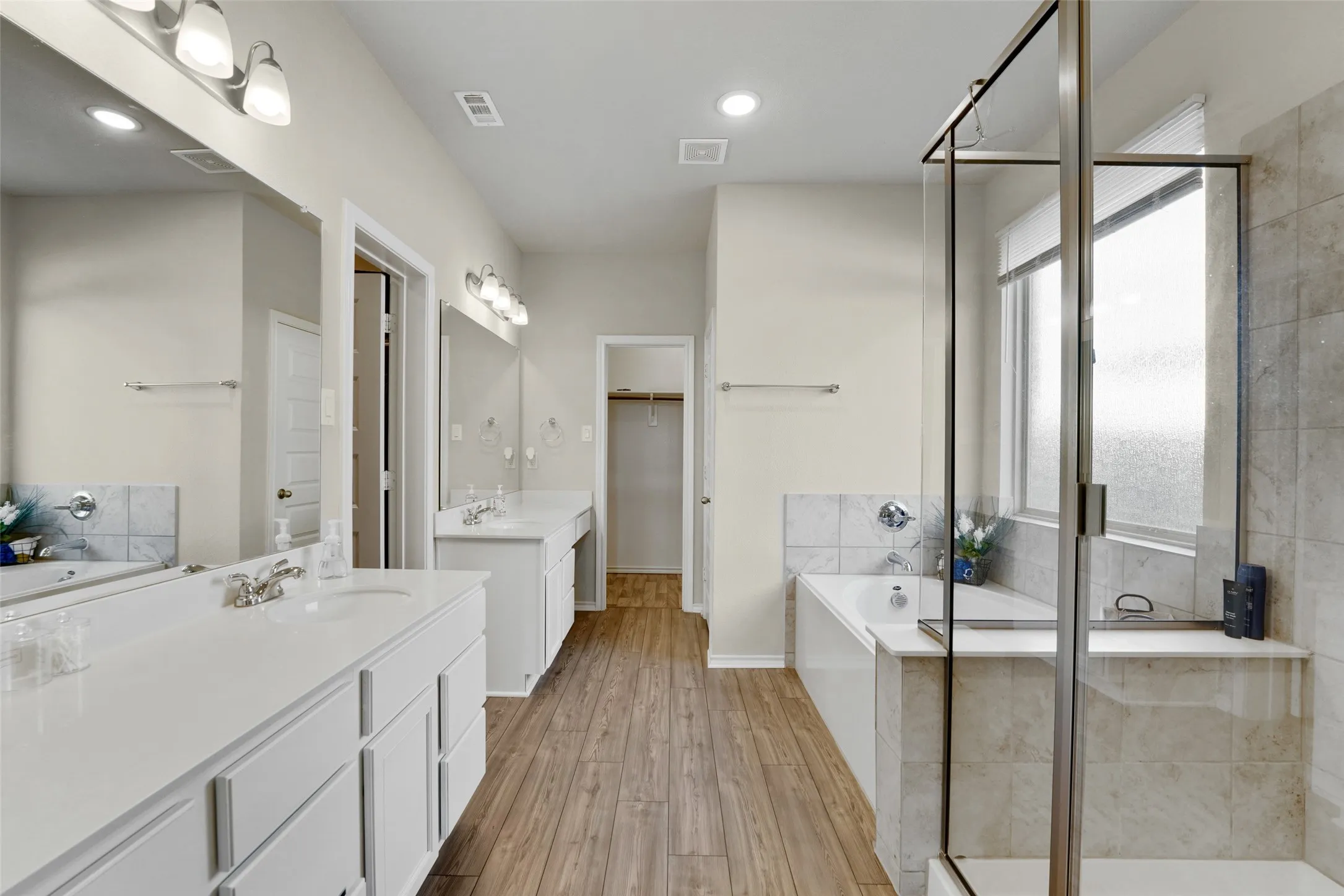 Single Family Residence For Sale in Ellis County , 2233 Burning Bush Lane, Waxahachie, Texas 75167, 4 Bedroom, 3 Bathroom, 2 Garage spaces, 2,771 Sqft, built in 2021, mls#21305261, Real Estate Agent in Waxahachie, Homes For Sale in Ellis county, Homes For Sale in Waxahachie, Realtor in Waxahachie Texas, Real Estate Brokerage Independent Realty Texas, Luminita Cordes Realtor