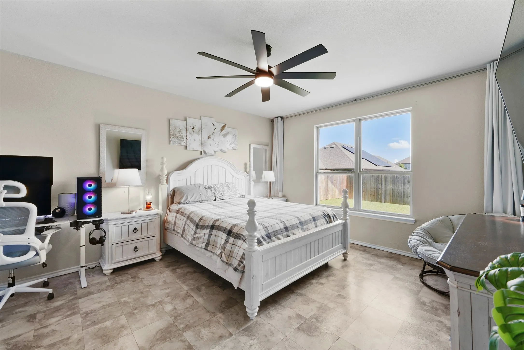 Single Family Residence For Sale in Ellis County , 2233 Burning Bush Lane, Waxahachie, Texas 75167, 4 Bedroom, 3 Bathroom, 2 Garage spaces, 2,771 Sqft, built in 2021, mls#21305261, Real Estate Agent in Waxahachie, Homes For Sale in Ellis county, Homes For Sale in Waxahachie, Realtor in Waxahachie Texas, Real Estate Brokerage Independent Realty Texas, Luminita Cordes Realtor