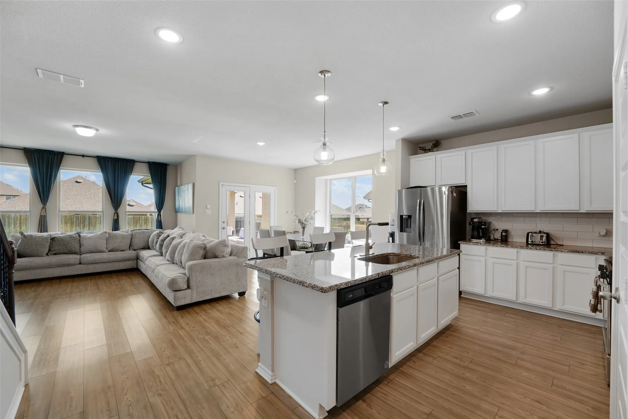 Single Family Residence For Sale in Ellis County , 2233 Burning Bush Lane, Waxahachie, Texas 75167, 4 Bedroom, 3 Bathroom, 2 Garage spaces, 2,771 Sqft, built in 2021, mls#21305261, Real Estate Agent in Waxahachie, Homes For Sale in Ellis county, Homes For Sale in Waxahachie, Realtor in Waxahachie Texas, Real Estate Brokerage Independent Realty Texas, Luminita Cordes Realtor