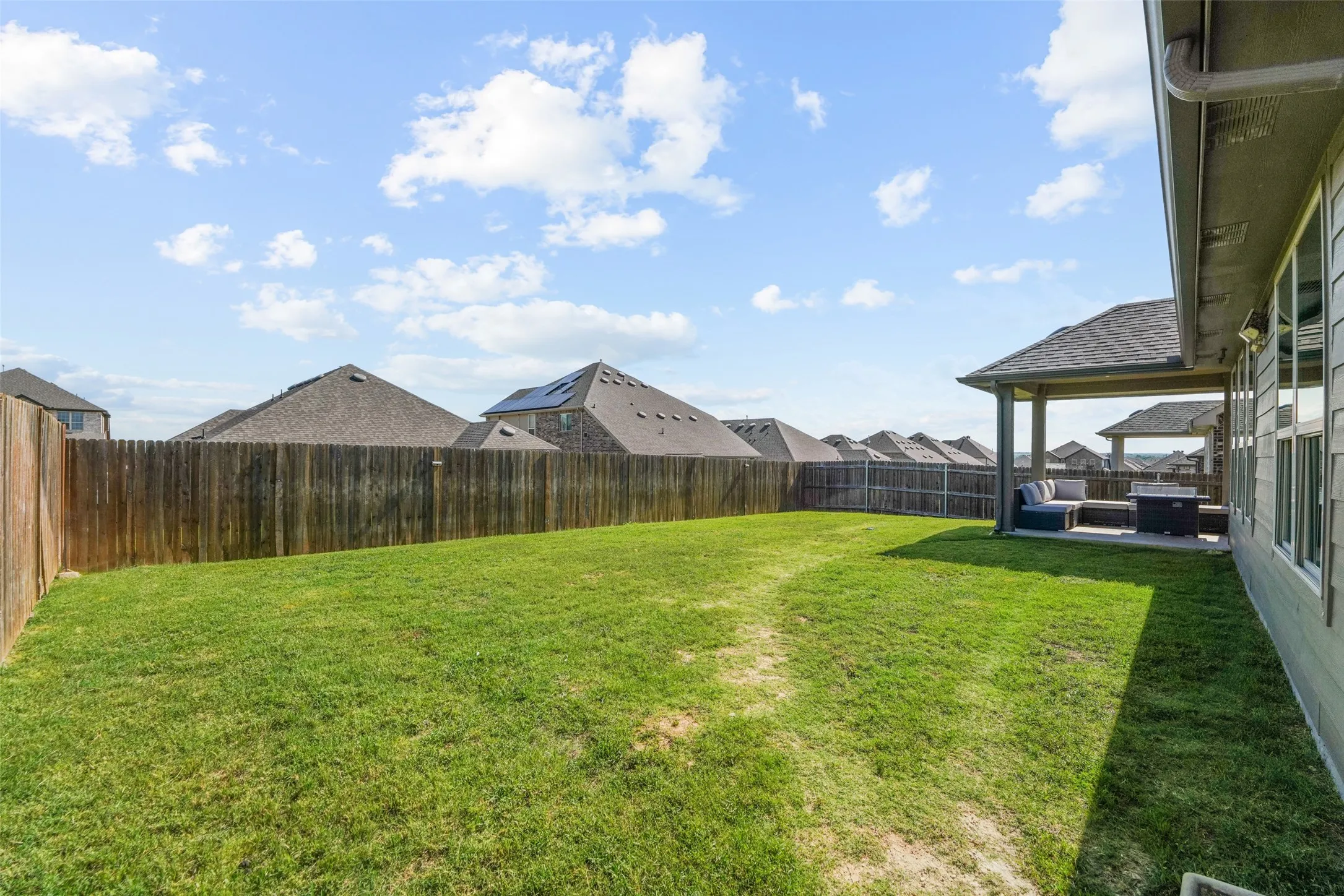 Single Family Residence For Sale in Ellis County , 2233 Burning Bush Lane, Waxahachie, Texas 75167, 4 Bedroom, 3 Bathroom, 2 Garage spaces, 2,771 Sqft, built in 2021, mls#21305261, Real Estate Agent in Waxahachie, Homes For Sale in Ellis county, Homes For Sale in Waxahachie, Realtor in Waxahachie Texas, Real Estate Brokerage Independent Realty Texas, Luminita Cordes Realtor