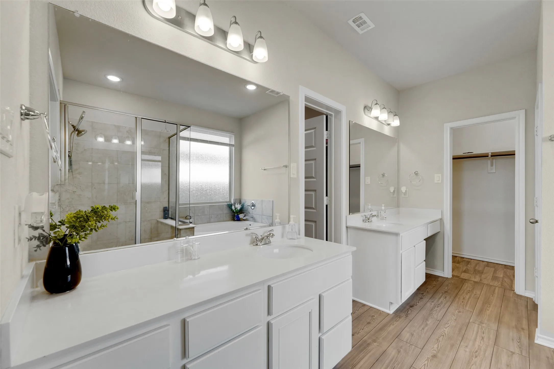Single Family Residence For Sale in Ellis County , 2233 Burning Bush Lane, Waxahachie, Texas 75167, 4 Bedroom, 3 Bathroom, 2 Garage spaces, 2,771 Sqft, built in 2021, mls#21305261, Real Estate Agent in Waxahachie, Homes For Sale in Ellis county, Homes For Sale in Waxahachie, Realtor in Waxahachie Texas, Real Estate Brokerage Independent Realty Texas, Luminita Cordes Realtor