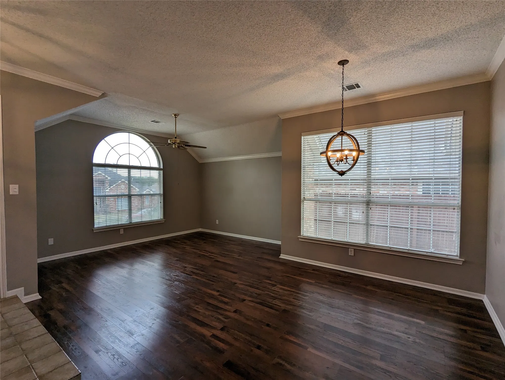 Single Family Residence For Rent in Dallas County , 2008 Valley Falls Avenue, Mesquite, Texas 75181, 3 Bedroom, 2 Bathroom, 2 Garage spaces, 1,674 Sqft, built in 1987, mls#21305288, Real Estate Agent in Mesquite, Homes For Rent in Dallas county, Homes For Rent in Mesquite, Realtor in Mesquite Texas, Real Estate Brokerage Independent Realty Texas, Luminita Cordes Realtor