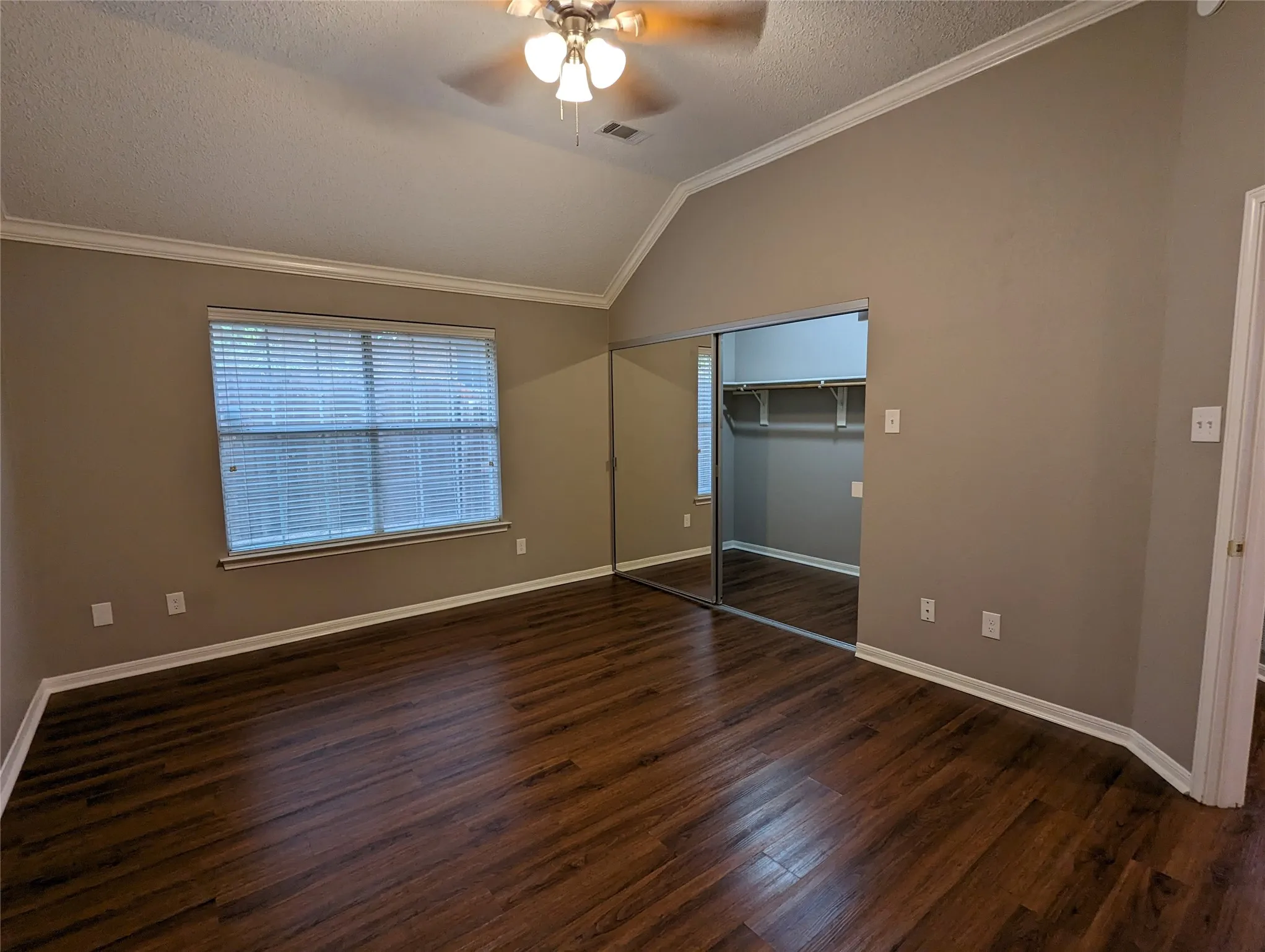 Single Family Residence For Rent in Dallas County , 2008 Valley Falls Avenue, Mesquite, Texas 75181, 3 Bedroom, 2 Bathroom, 2 Garage spaces, 1,674 Sqft, built in 1987, mls#21305288, Real Estate Agent in Mesquite, Homes For Rent in Dallas county, Homes For Rent in Mesquite, Realtor in Mesquite Texas, Real Estate Brokerage Independent Realty Texas, Luminita Cordes Realtor